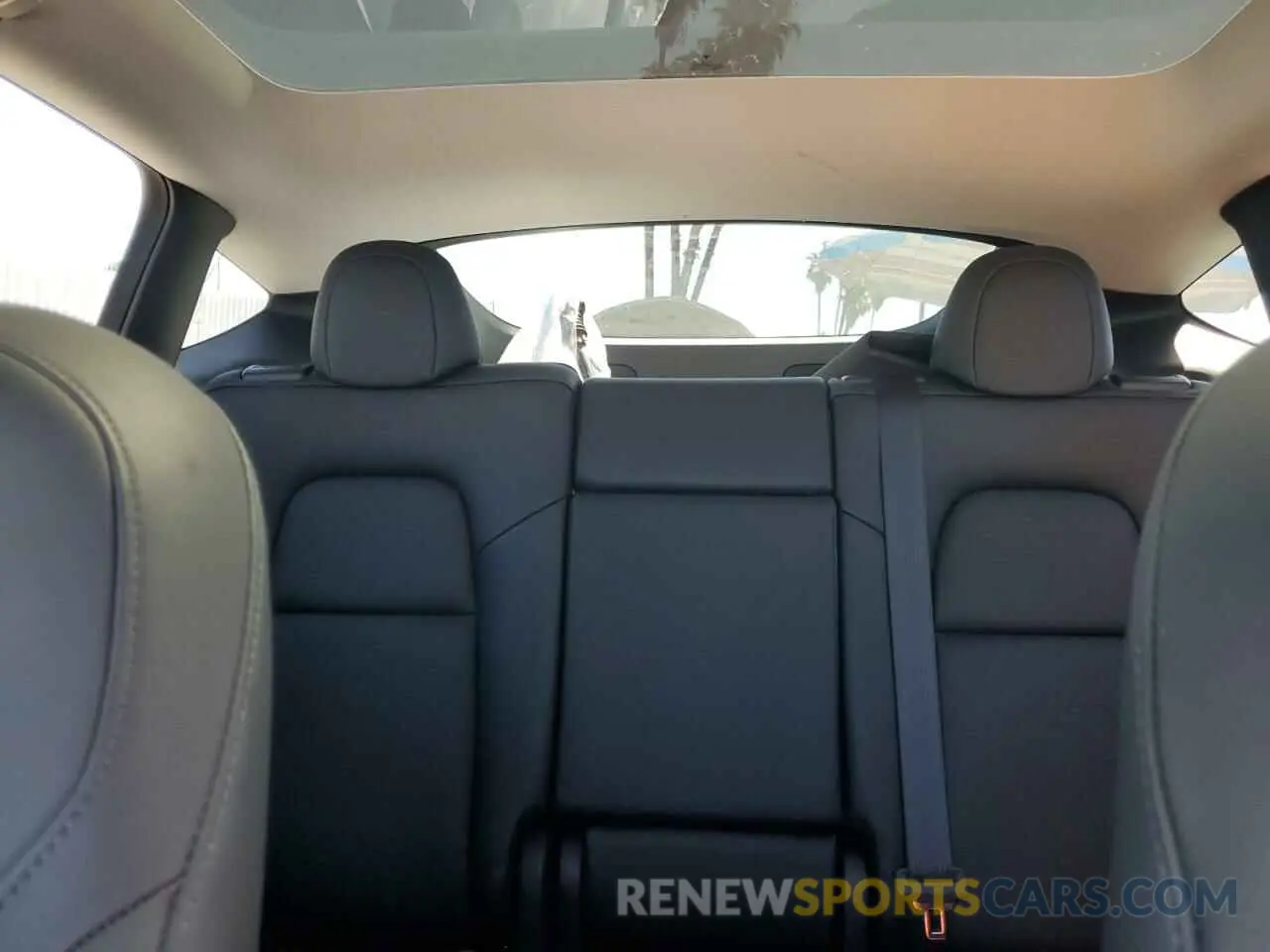 10 Photograph of a damaged car 7SAYGDEE3PA064507 TESLA MODEL Y 2023