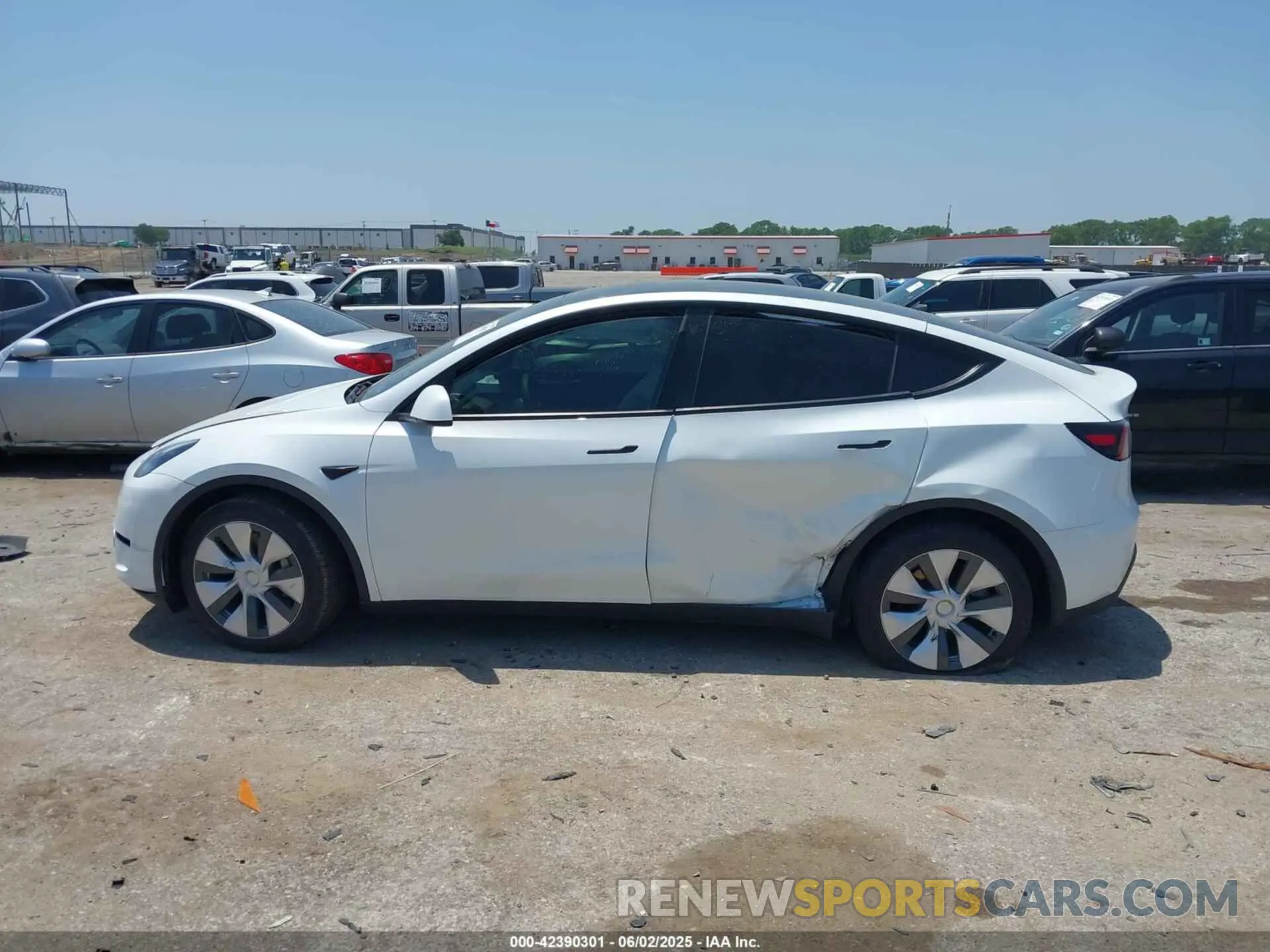 14 Photograph of a damaged car 7SAYGDEE3PA067309 TESLA MODEL Y 2023