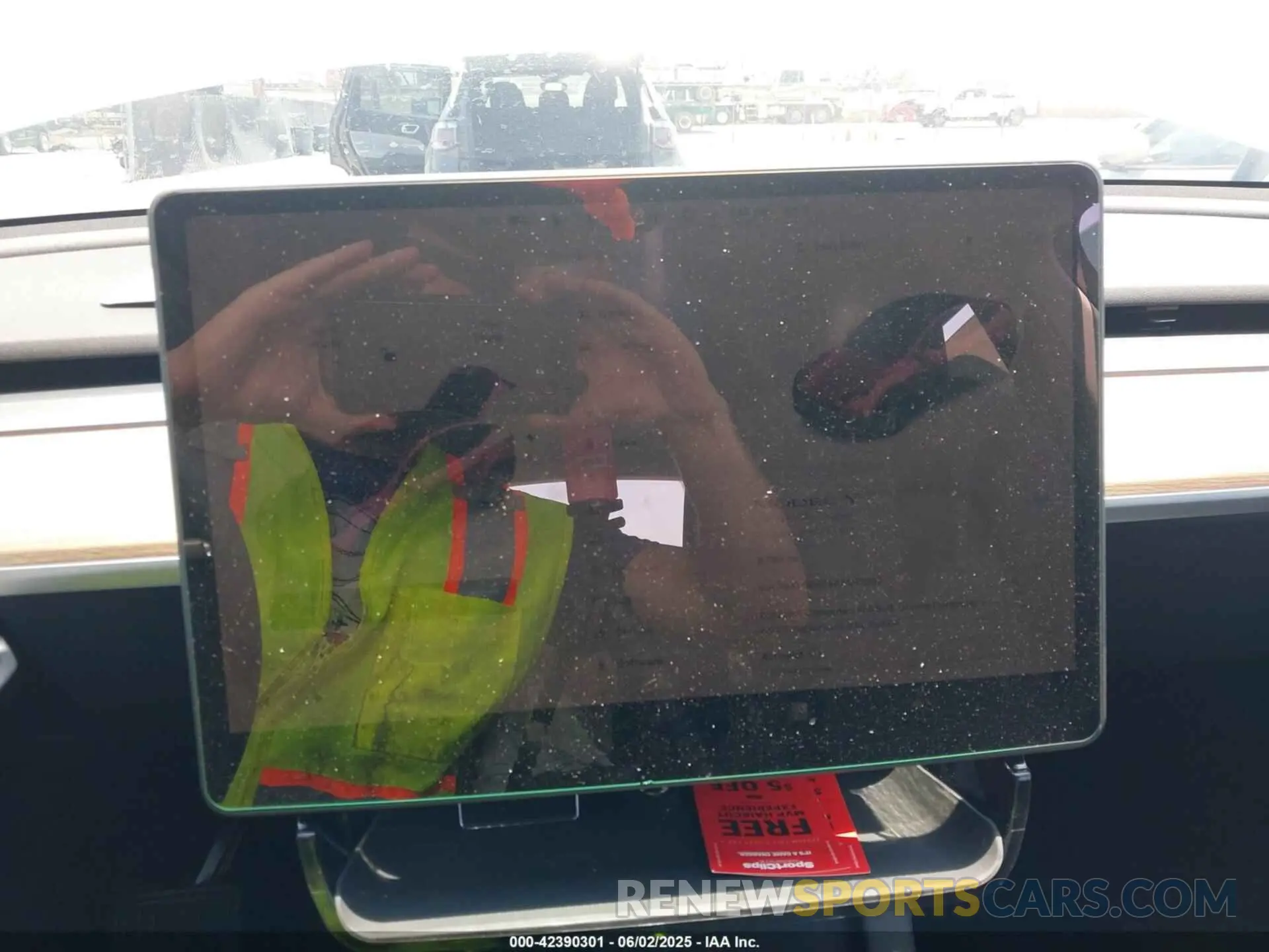 7 Photograph of a damaged car 7SAYGDEE3PA067309 TESLA MODEL Y 2023