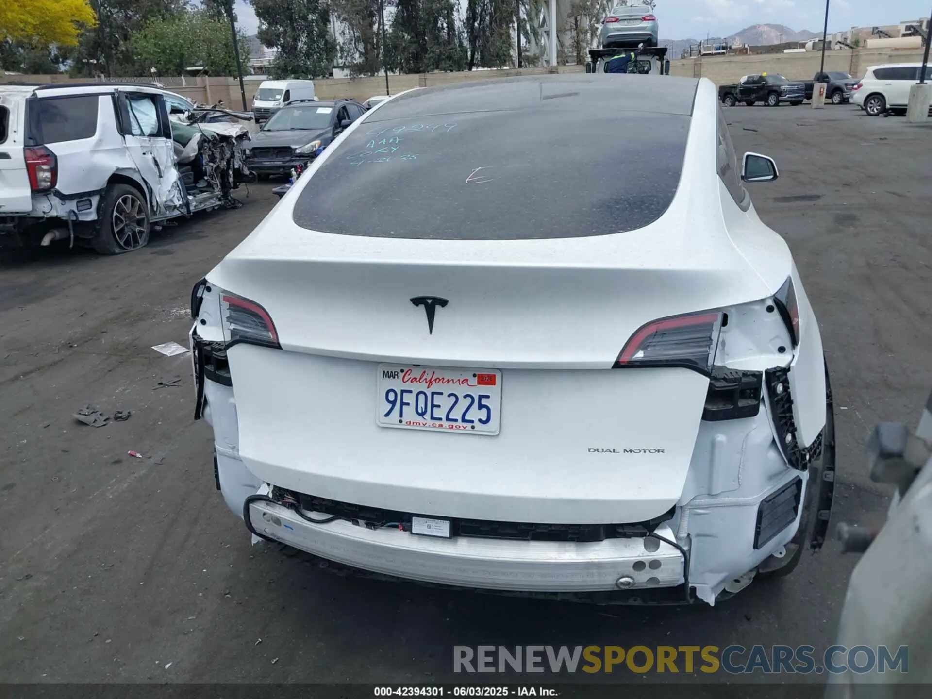 17 Photograph of a damaged car 7SAYGDEE3PA079248 TESLA MODEL Y 2023