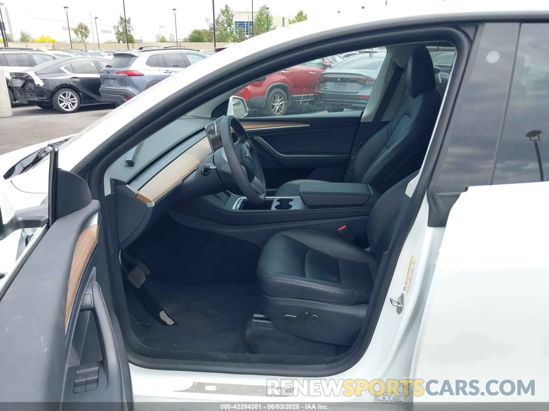 5 Photograph of a damaged car 7SAYGDEE3PA079248 TESLA MODEL Y 2023