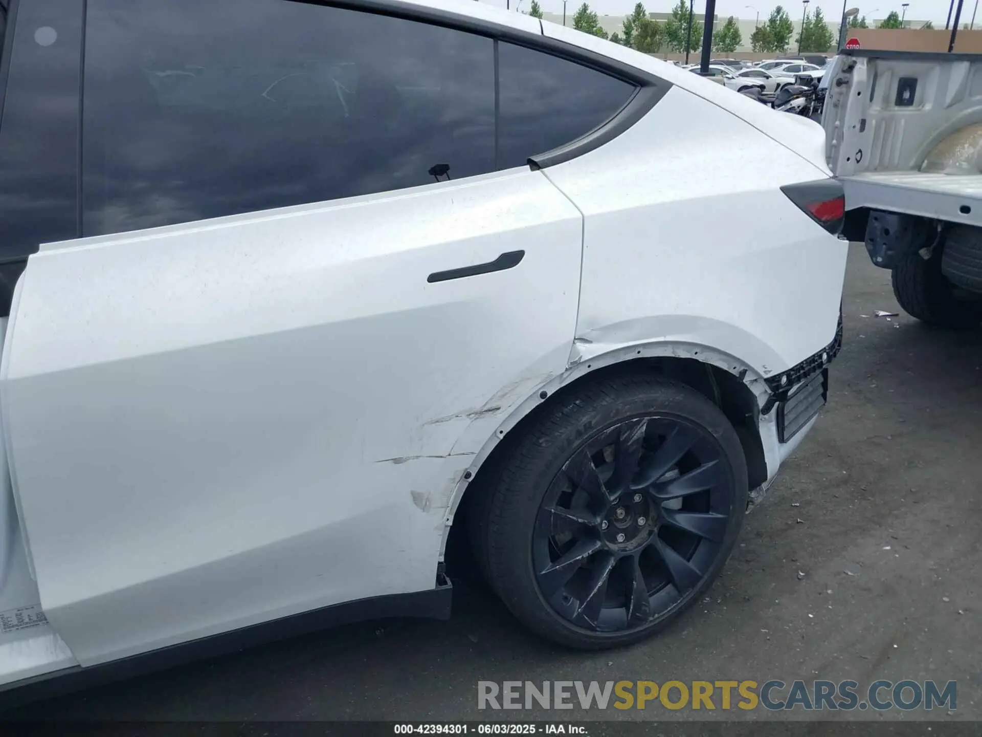 6 Photograph of a damaged car 7SAYGDEE3PA079248 TESLA MODEL Y 2023