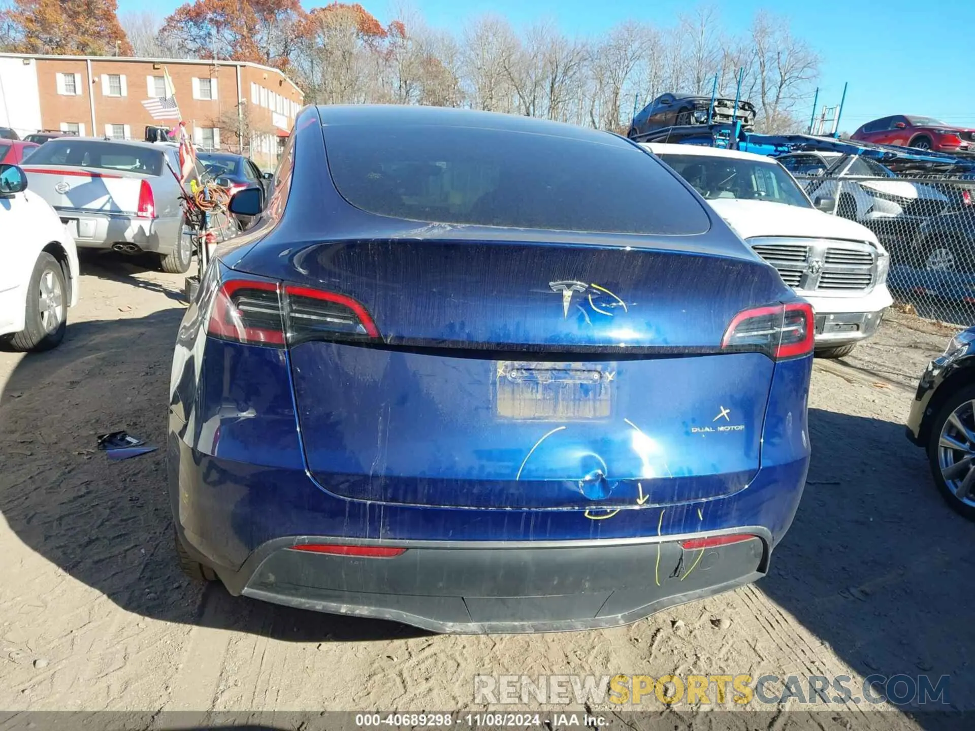 17 Photograph of a damaged car 7SAYGDEE3PA095028 TESLA MODEL Y 2023