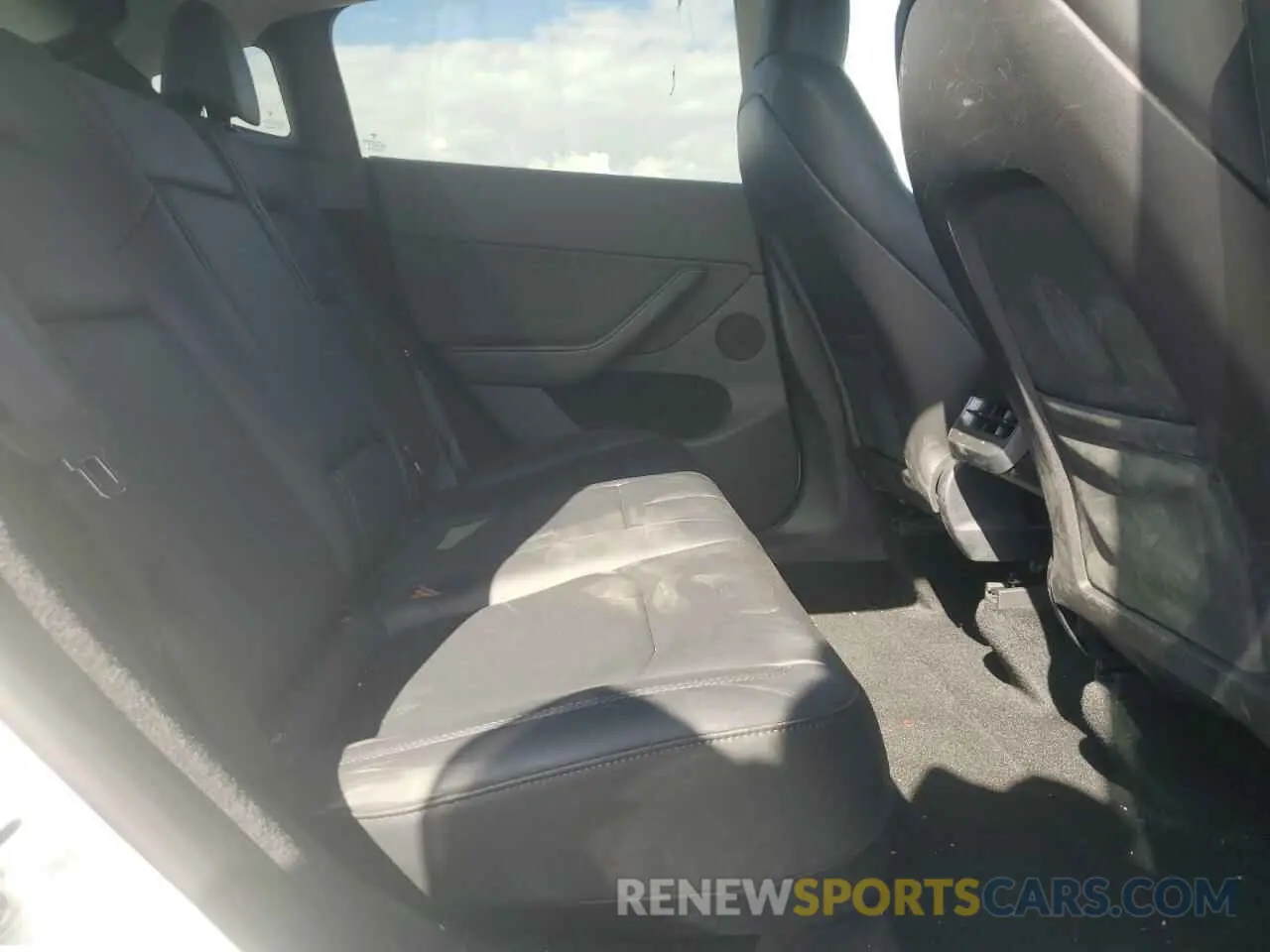 10 Photograph of a damaged car 7SAYGDEE3PA108330 TESLA MODEL Y 2023