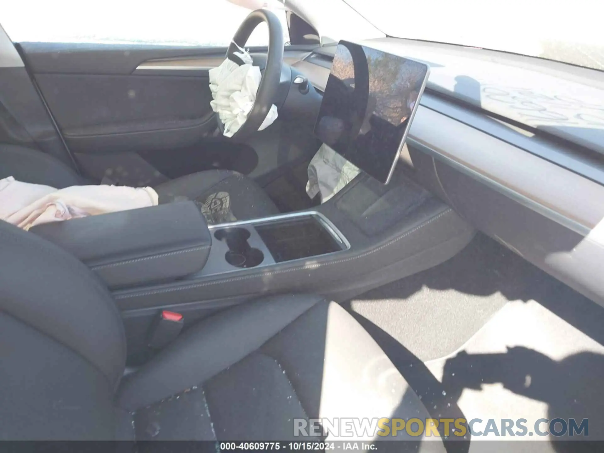 16 Photograph of a damaged car 7SAYGDEE3PA124284 TESLA MODEL Y 2023