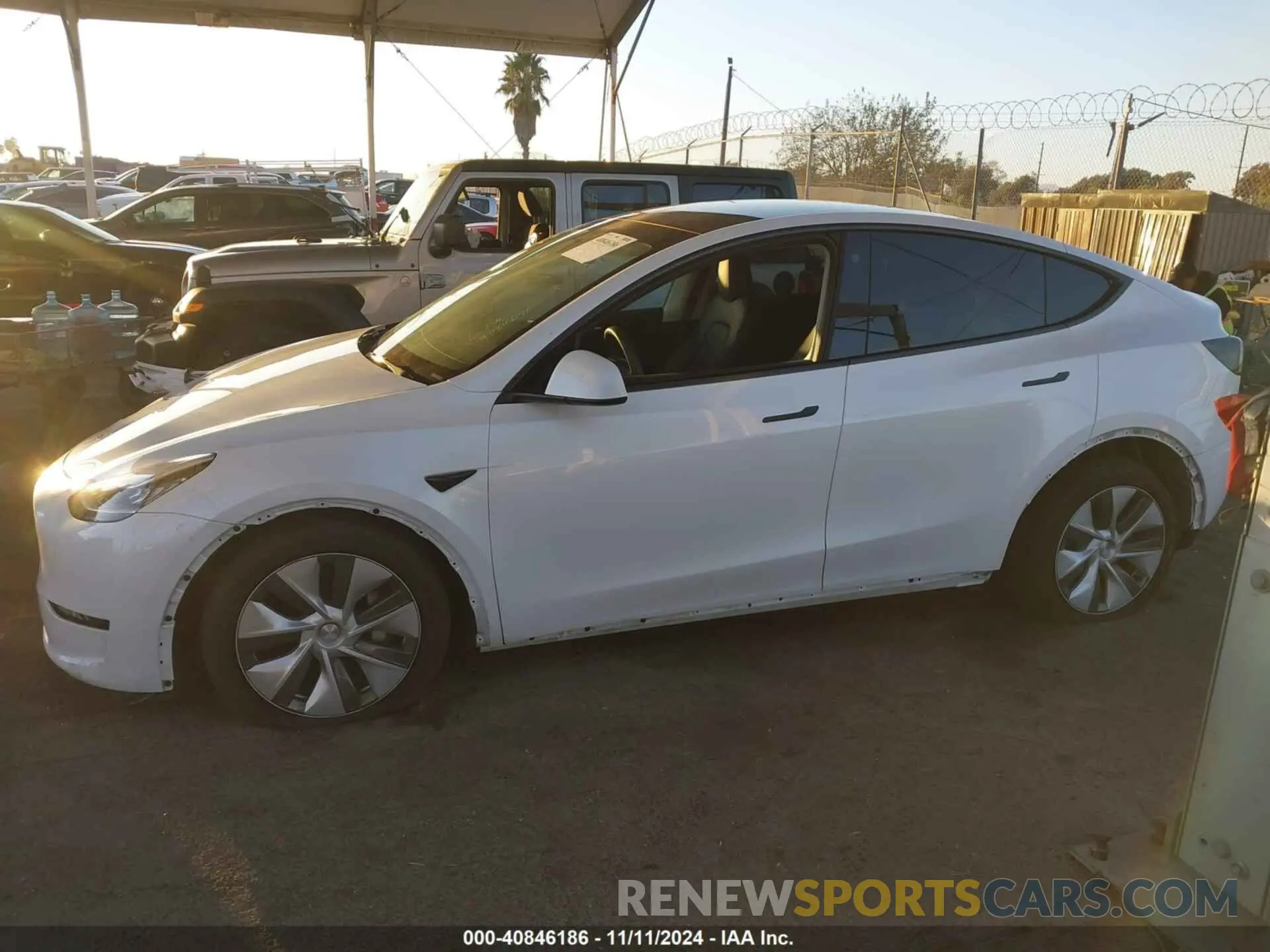 15 Photograph of a damaged car 7SAYGDEE3PA124530 TESLA MODEL Y 2023