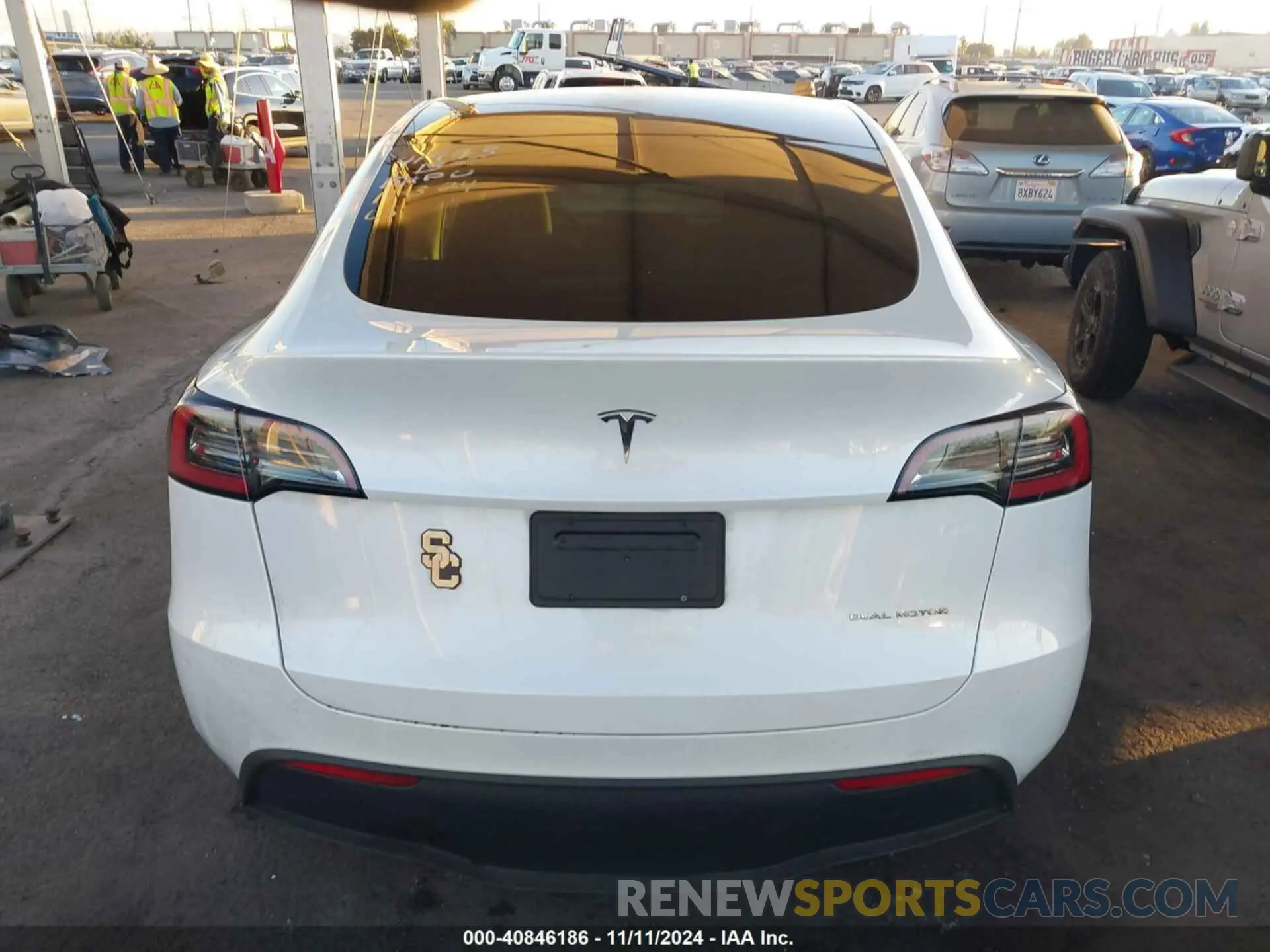 17 Photograph of a damaged car 7SAYGDEE3PA124530 TESLA MODEL Y 2023