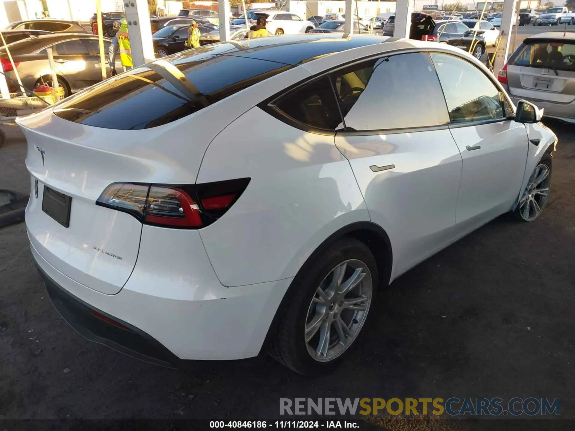 4 Photograph of a damaged car 7SAYGDEE3PA124530 TESLA MODEL Y 2023