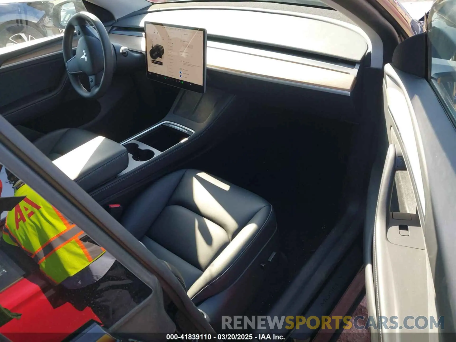 5 Photograph of a damaged car 7SAYGDEE3PA131056 TESLA MODEL Y 2023