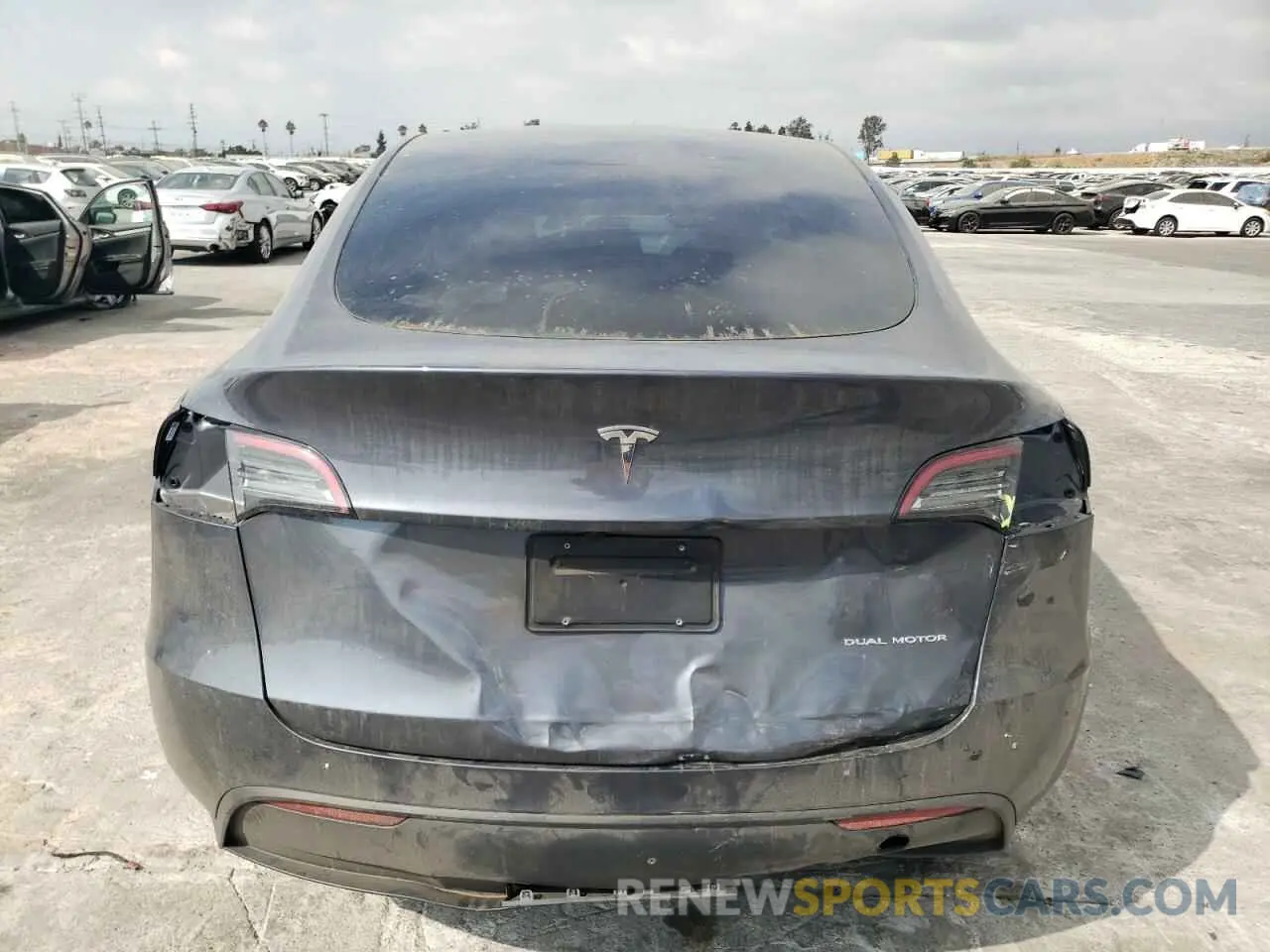 6 Photograph of a damaged car 7SAYGDEE3PA136323 TESLA MODEL Y 2023