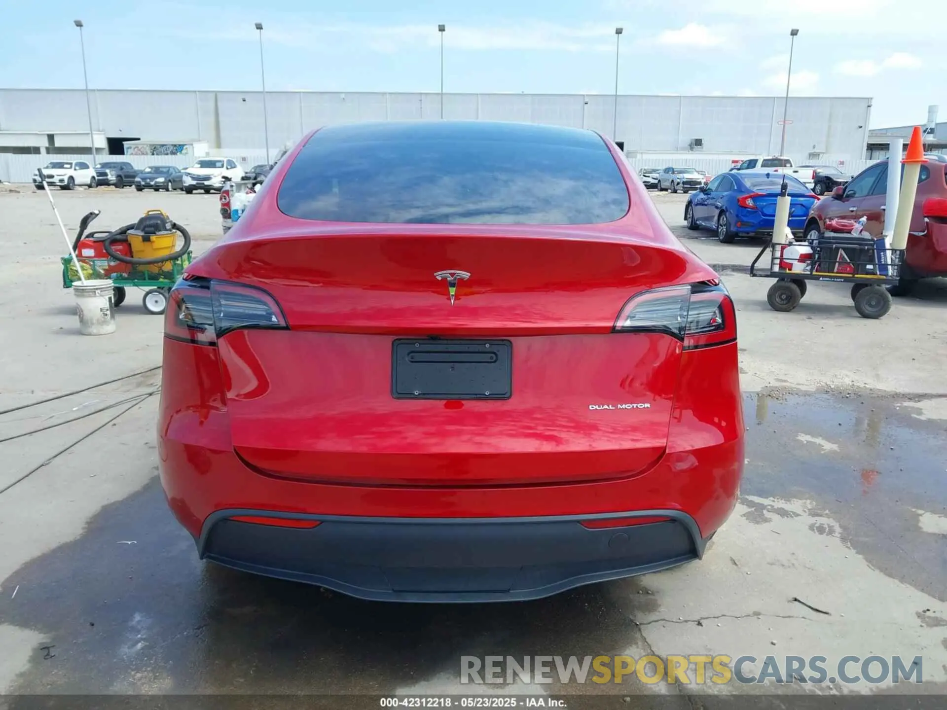 17 Photograph of a damaged car 7SAYGDEE3PA143353 TESLA MODEL Y 2023