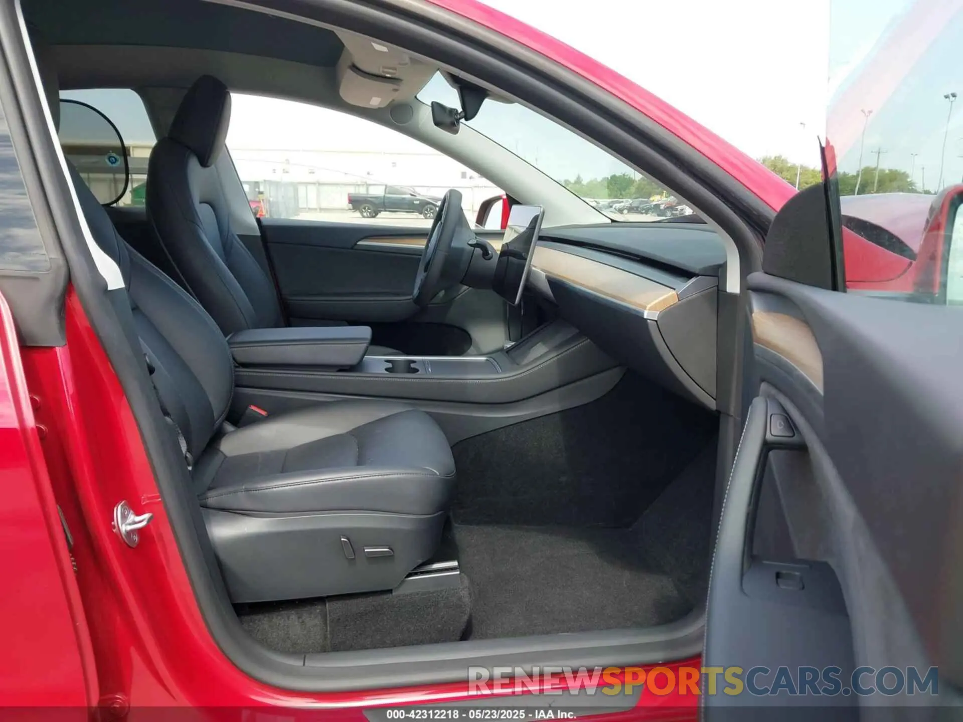5 Photograph of a damaged car 7SAYGDEE3PA143353 TESLA MODEL Y 2023