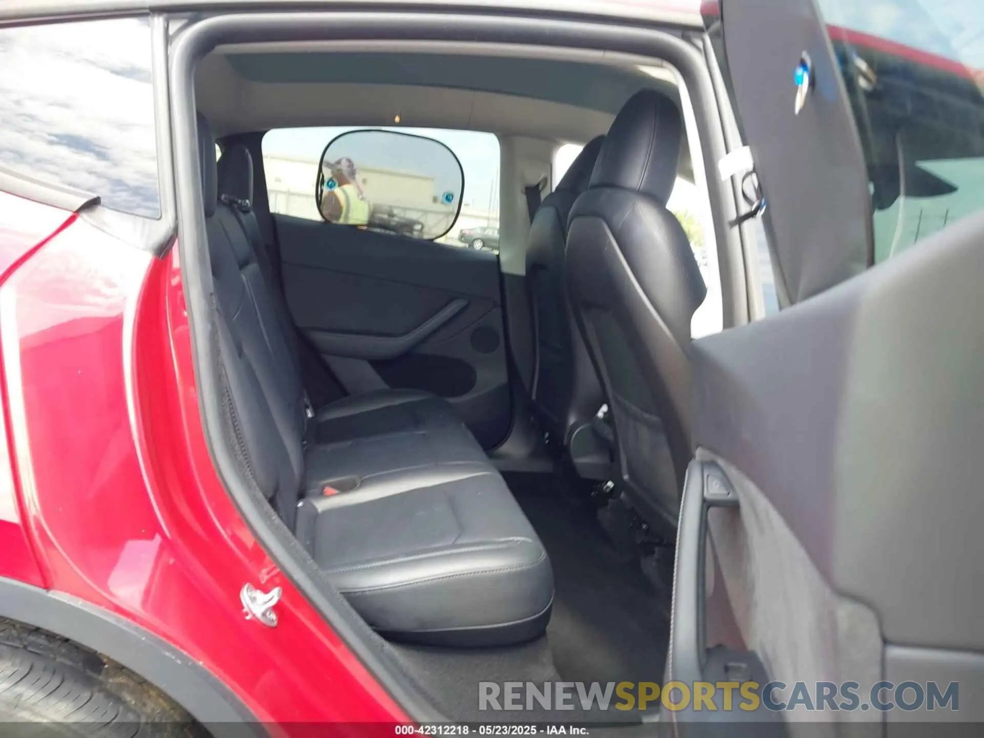 8 Photograph of a damaged car 7SAYGDEE3PA143353 TESLA MODEL Y 2023
