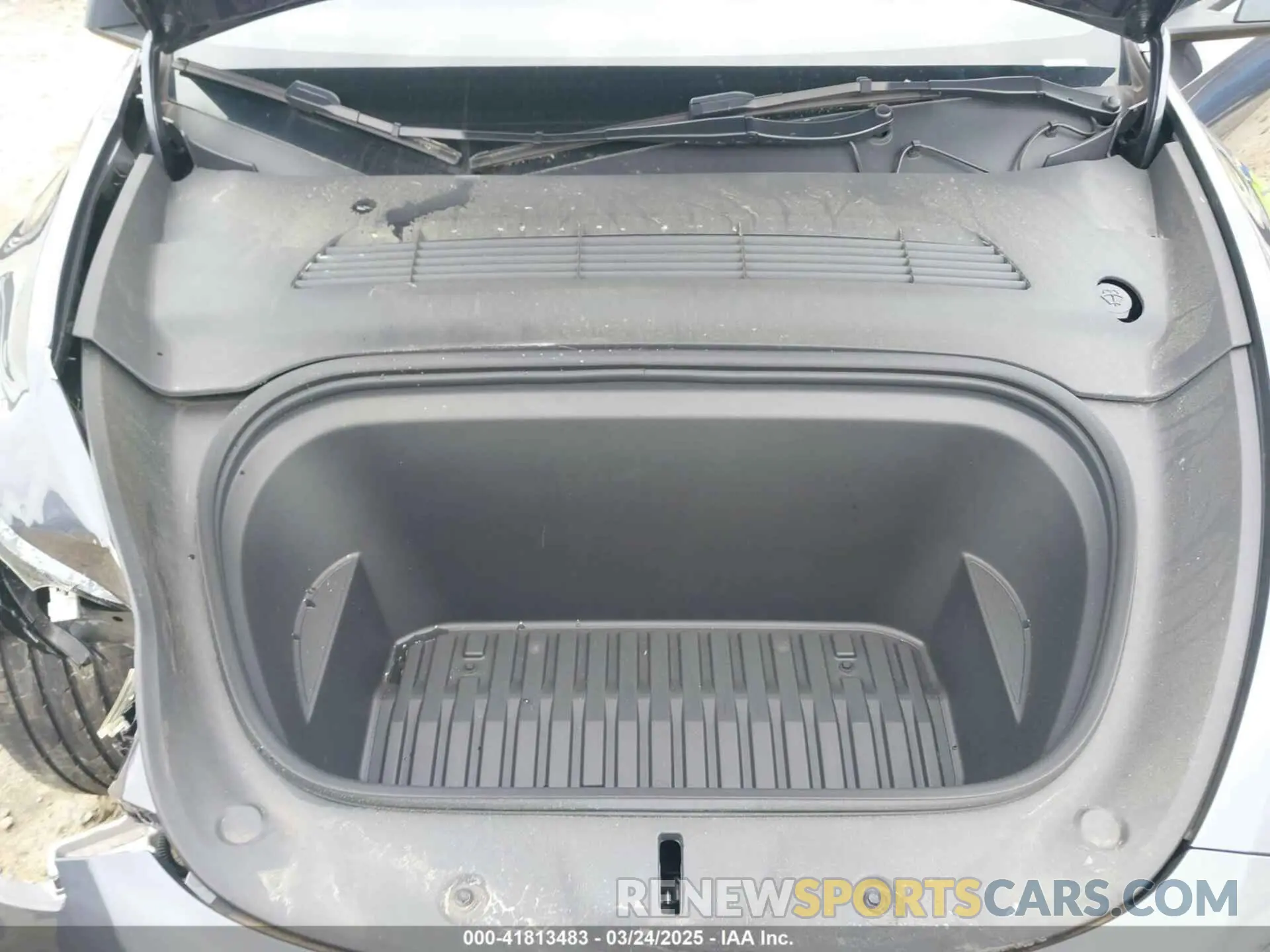 10 Photograph of a damaged car 7SAYGDEE3PA177437 TESLA MODEL Y 2023