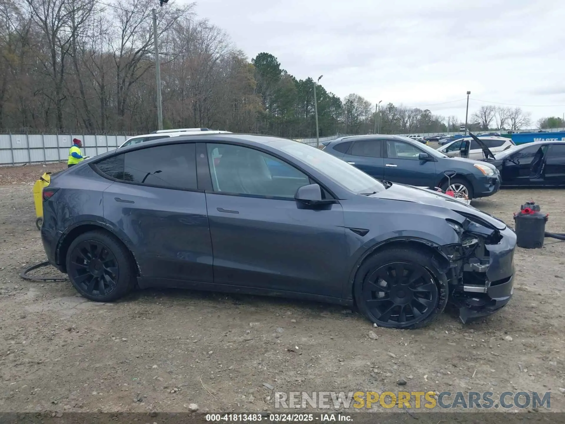 14 Photograph of a damaged car 7SAYGDEE3PA177437 TESLA MODEL Y 2023