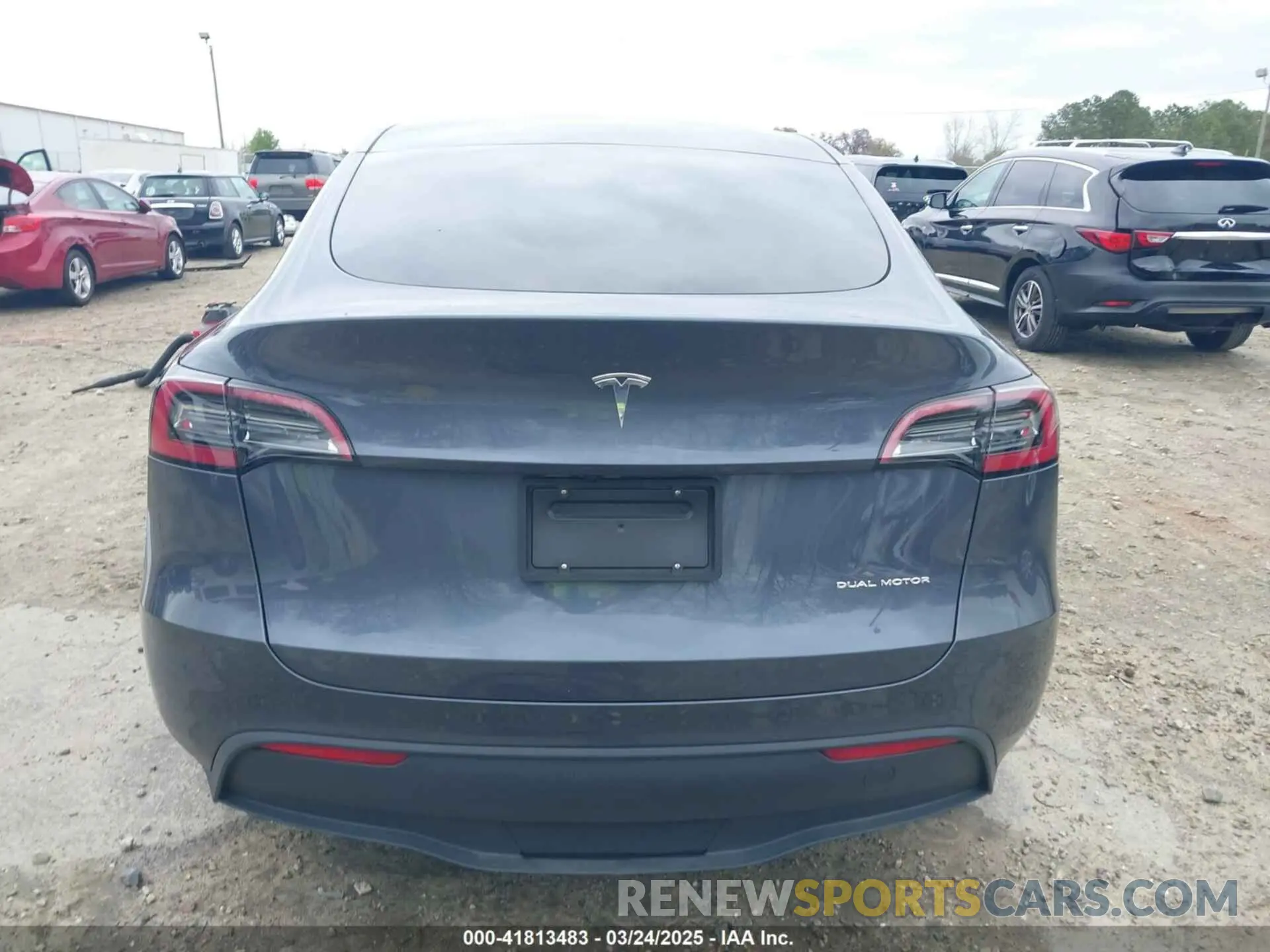 17 Photograph of a damaged car 7SAYGDEE3PA177437 TESLA MODEL Y 2023