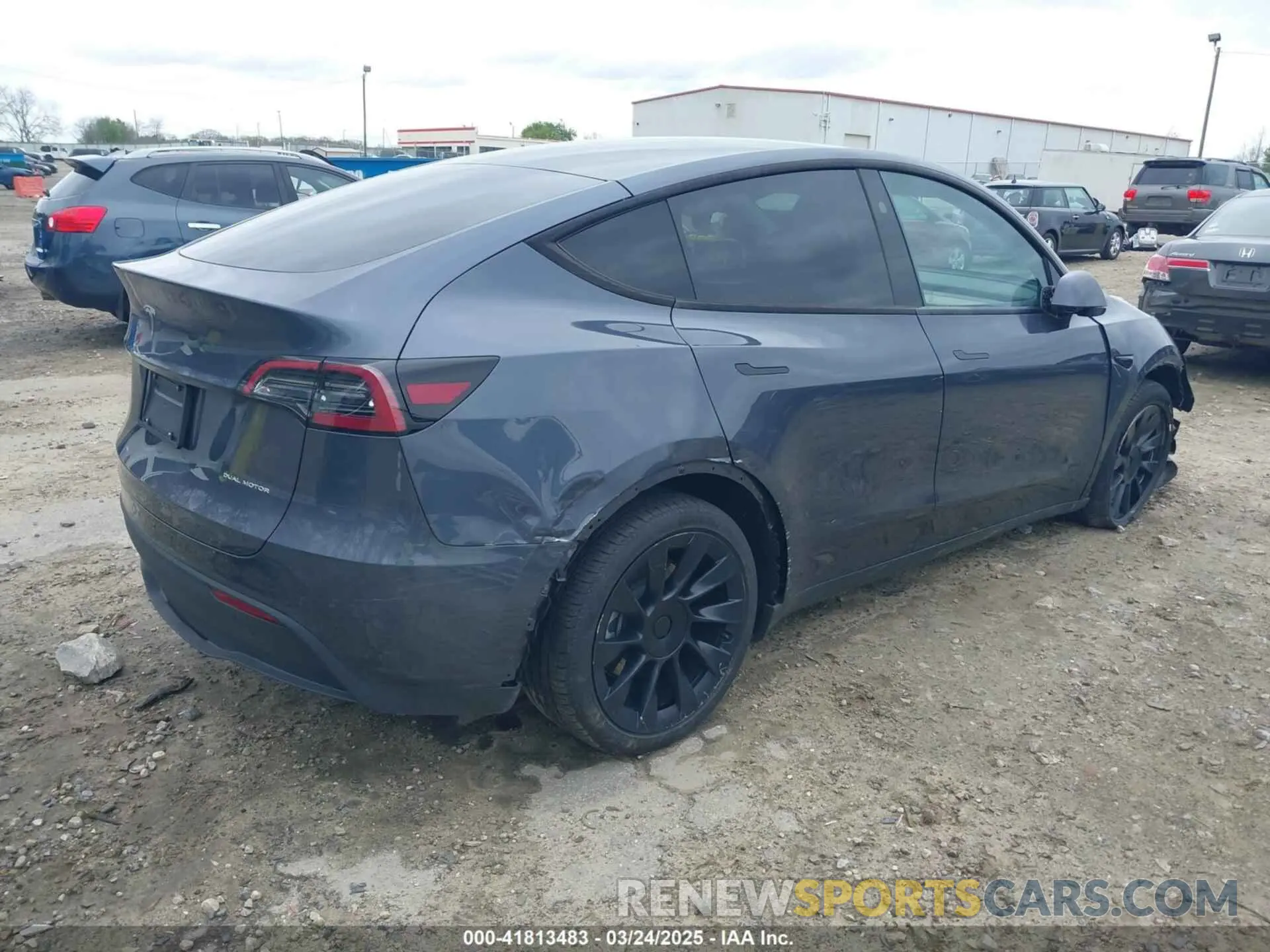 4 Photograph of a damaged car 7SAYGDEE3PA177437 TESLA MODEL Y 2023