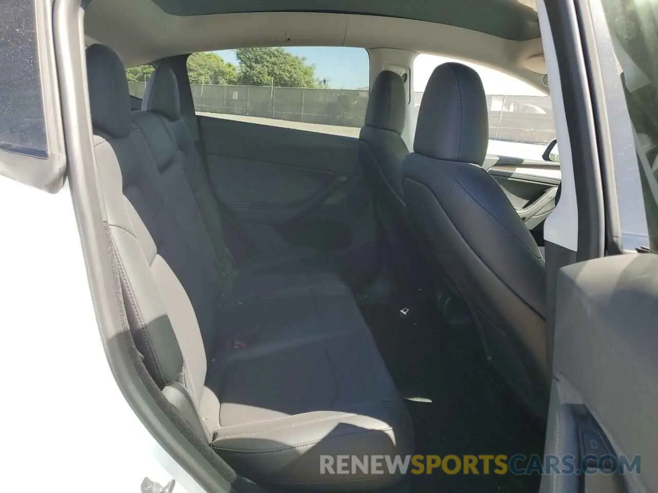 11 Photograph of a damaged car 7SAYGDEE3PA186381 TESLA MODEL Y 2023