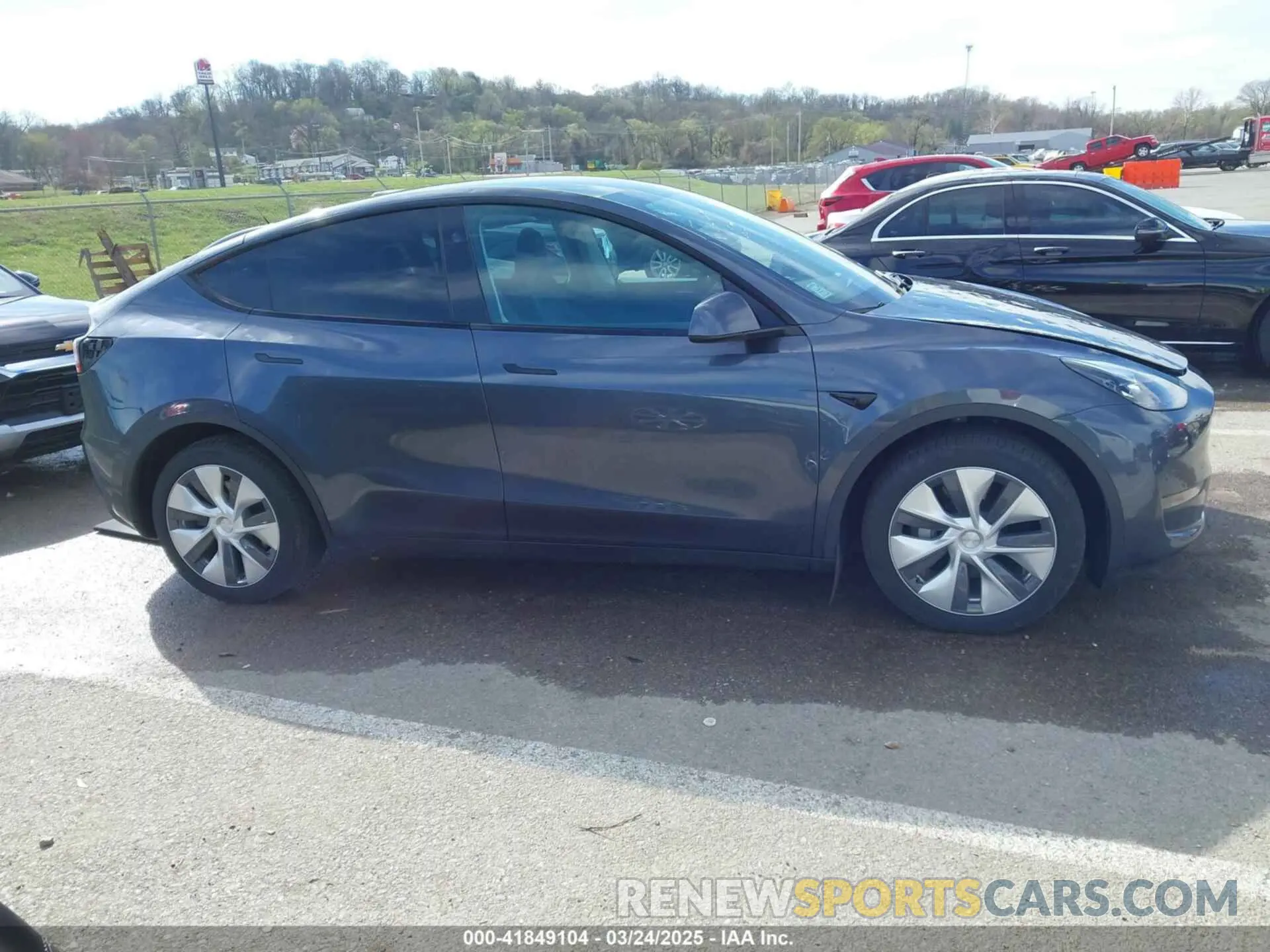 13 Photograph of a damaged car 7SAYGDEE3PA204992 TESLA MODEL Y 2023