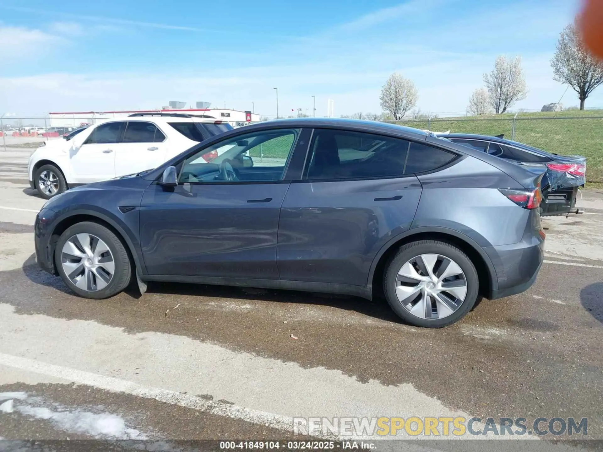 14 Photograph of a damaged car 7SAYGDEE3PA204992 TESLA MODEL Y 2023