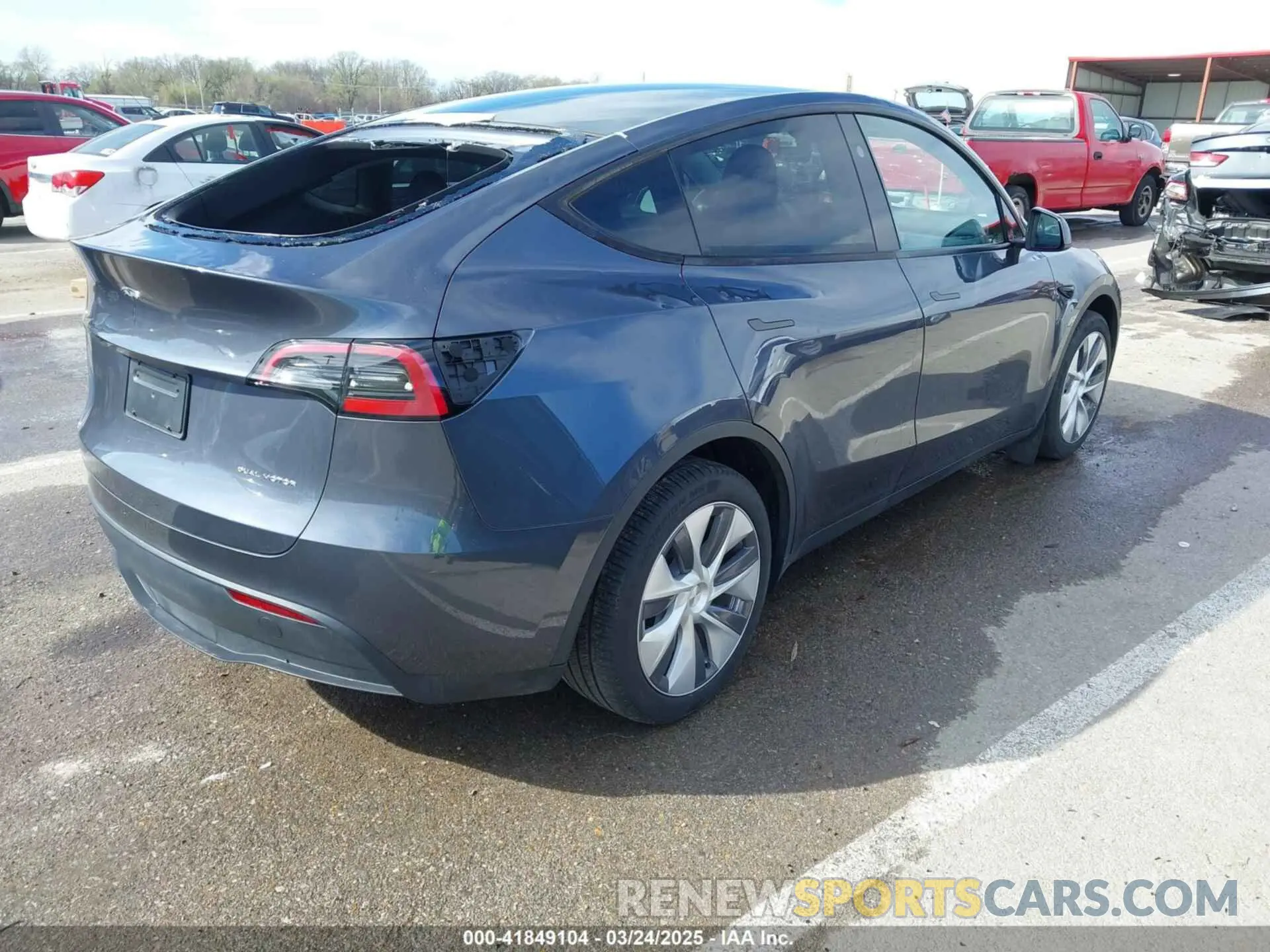 4 Photograph of a damaged car 7SAYGDEE3PA204992 TESLA MODEL Y 2023