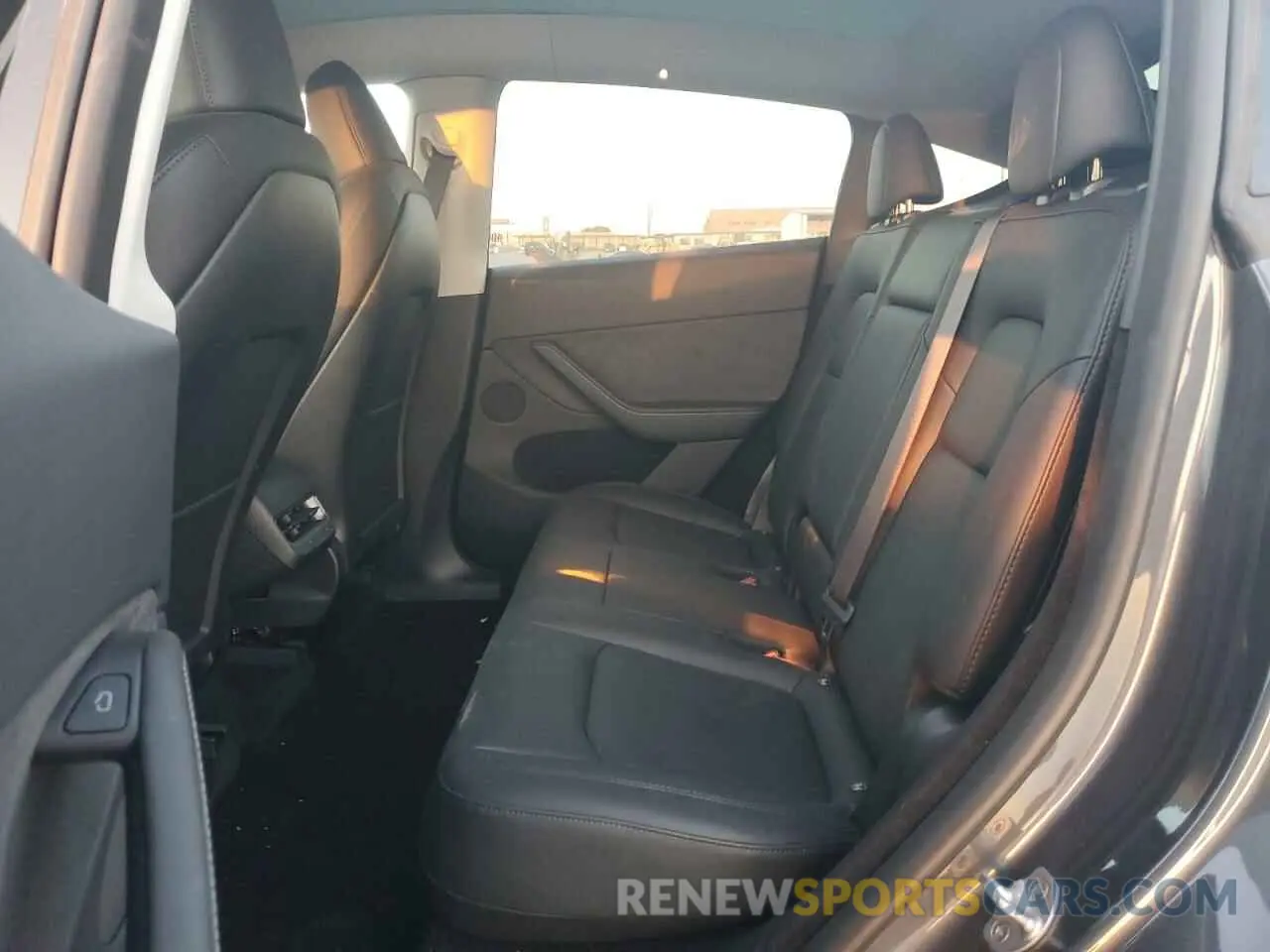 10 Photograph of a damaged car 7SAYGDEE3PA207598 TESLA MODEL Y 2023