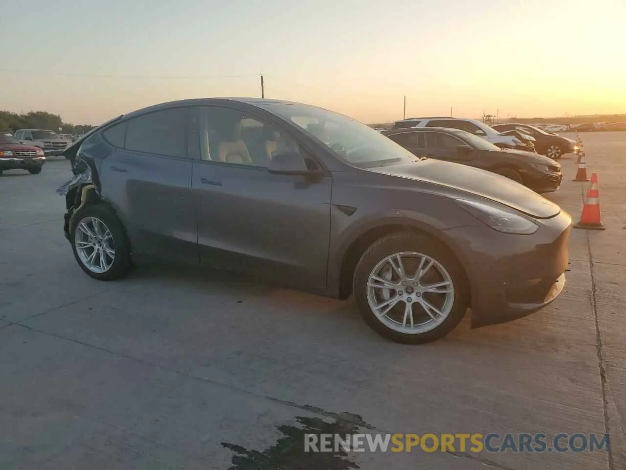 4 Photograph of a damaged car 7SAYGDEE3PA207598 TESLA MODEL Y 2023
