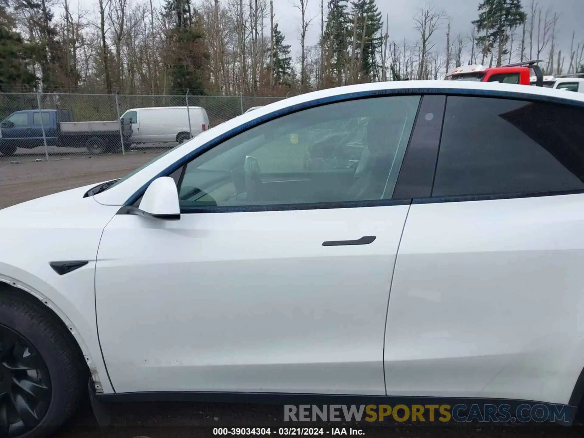 15 Photograph of a damaged car 7SAYGDEE3PF583768 TESLA MODEL Y 2023