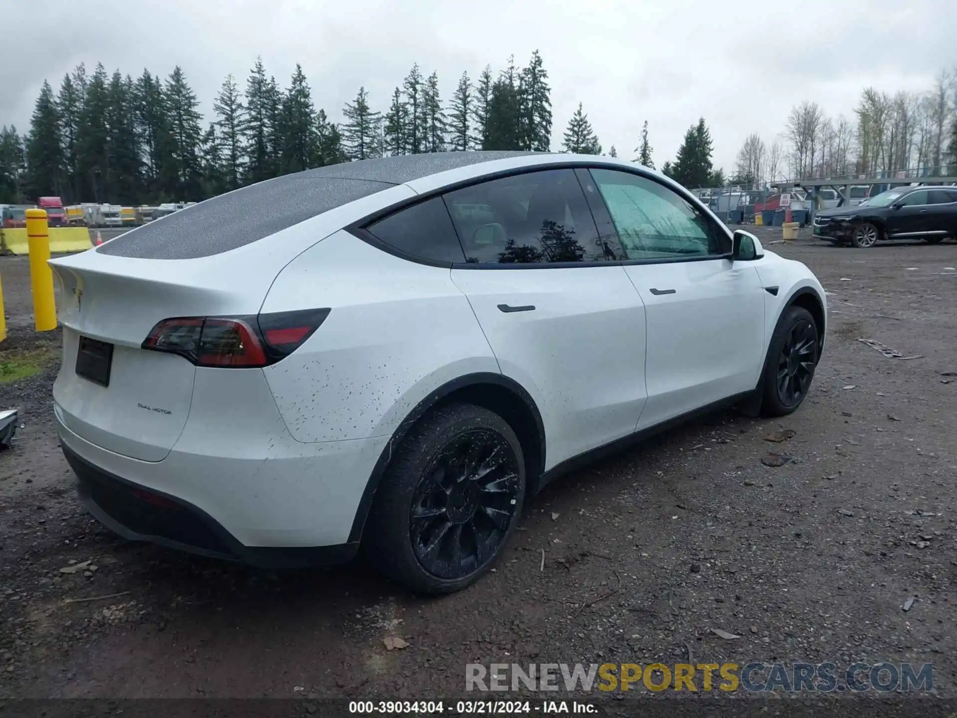 4 Photograph of a damaged car 7SAYGDEE3PF583768 TESLA MODEL Y 2023