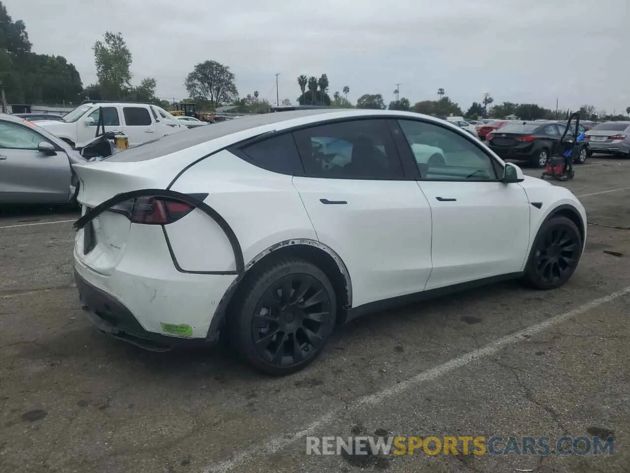 3 Photograph of a damaged car 7SAYGDEE3PF583883 TESLA MODEL Y 2023