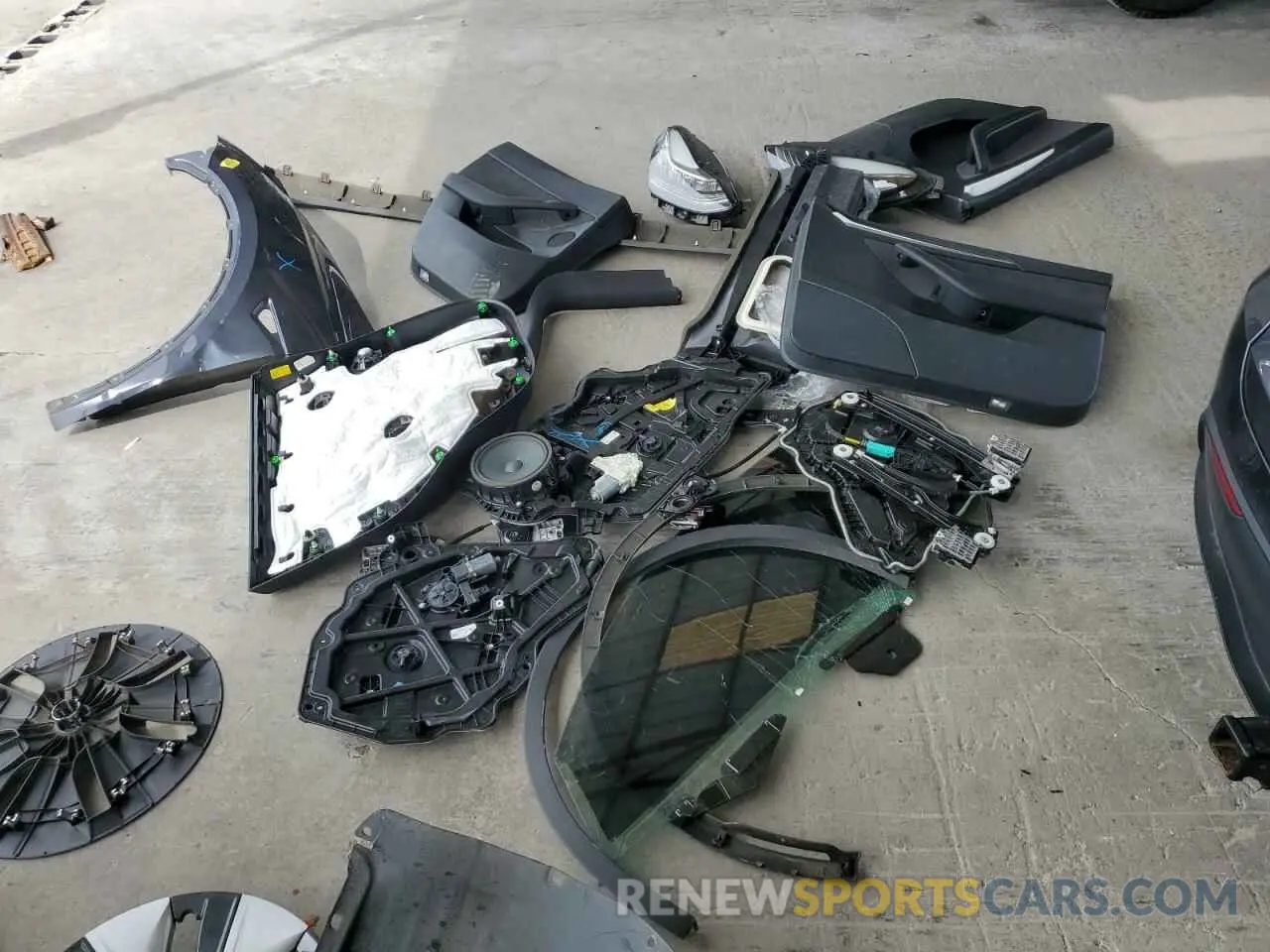 12 Photograph of a damaged car 7SAYGDEE3PF611553 TESLA MODEL Y 2023