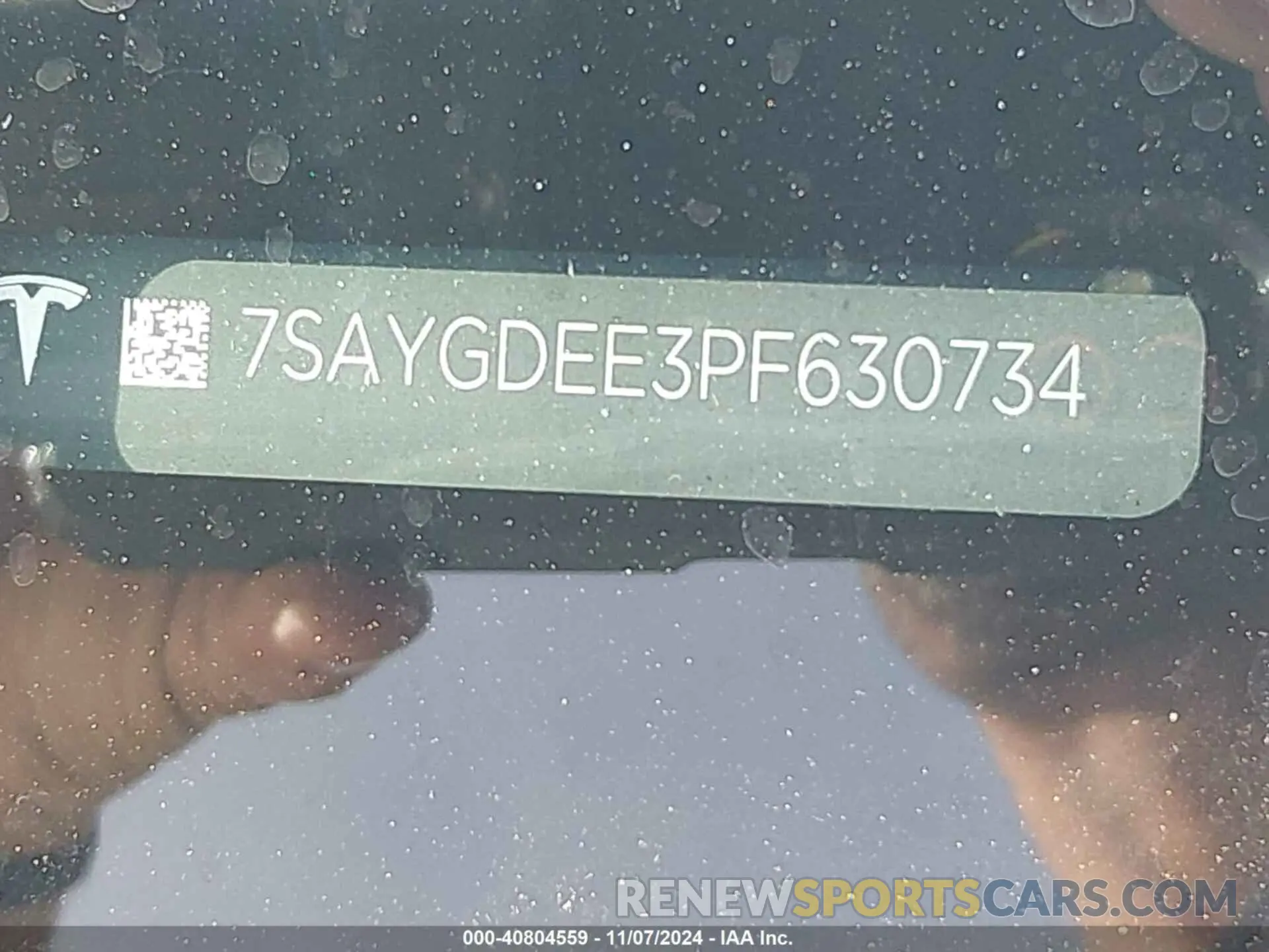 18 Photograph of a damaged car 7SAYGDEE3PF630734 TESLA MODEL Y 2023