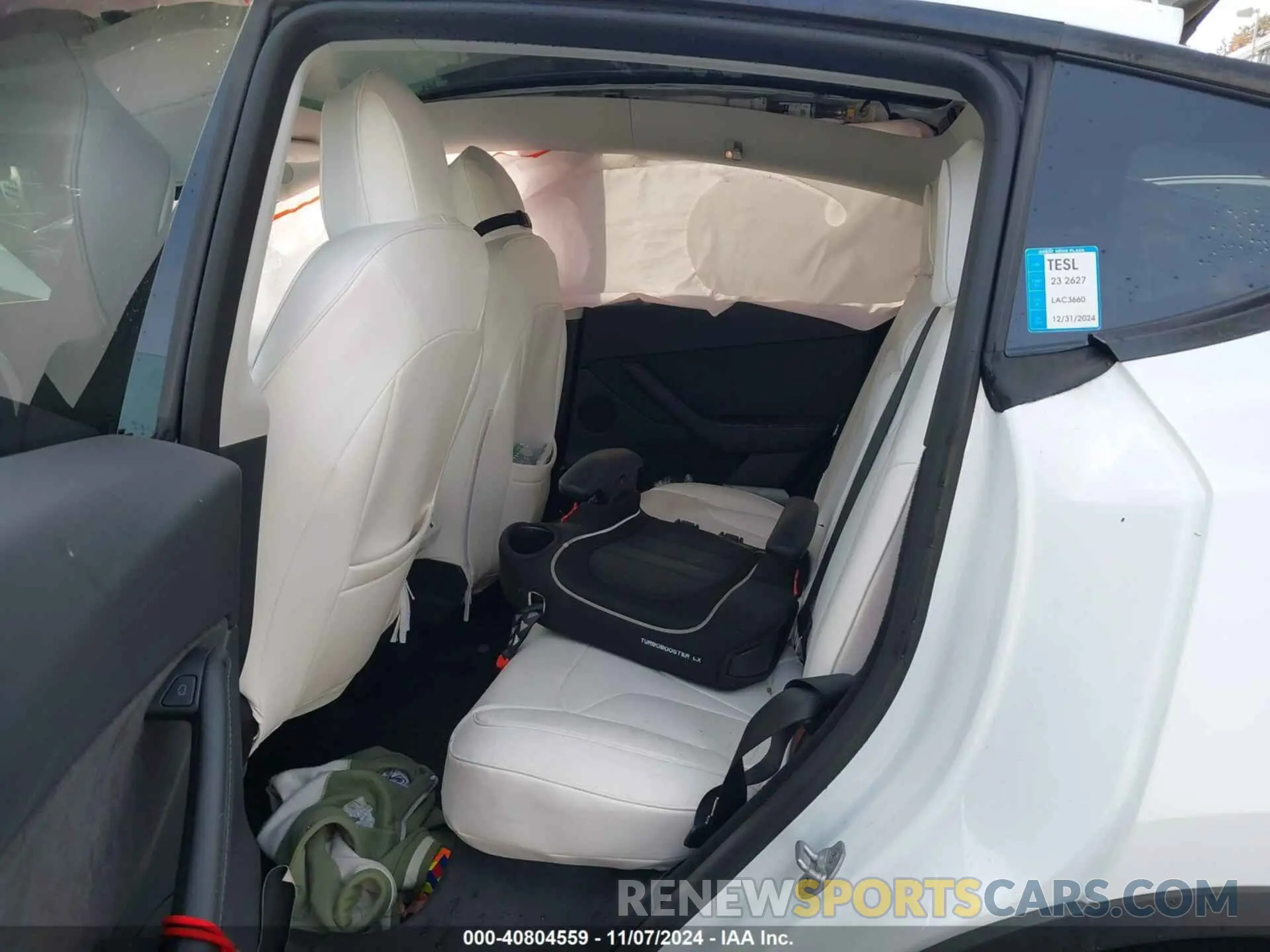 8 Photograph of a damaged car 7SAYGDEE3PF630734 TESLA MODEL Y 2023