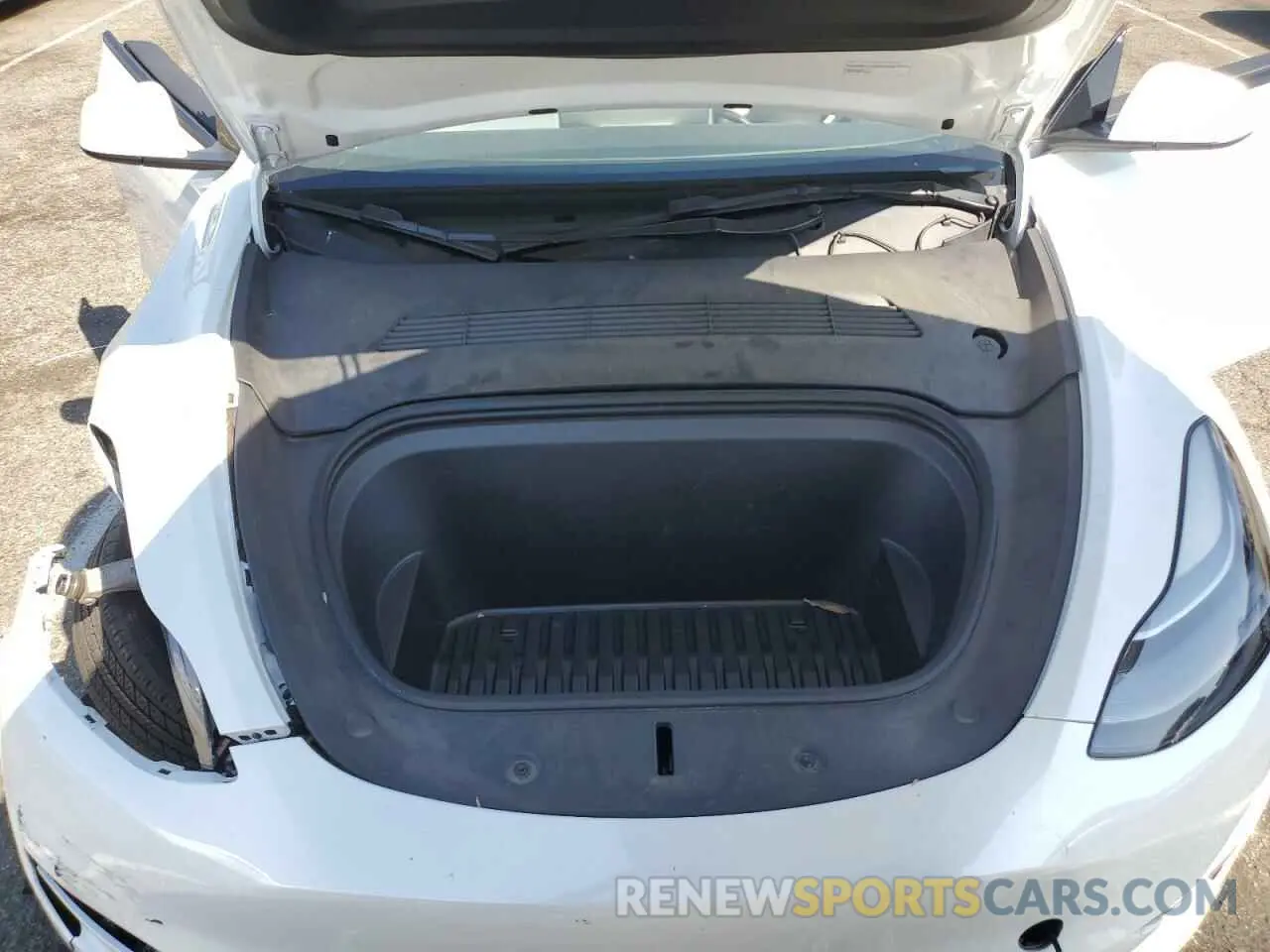 11 Photograph of a damaged car 7SAYGDEE3PF633178 TESLA MODEL Y 2023