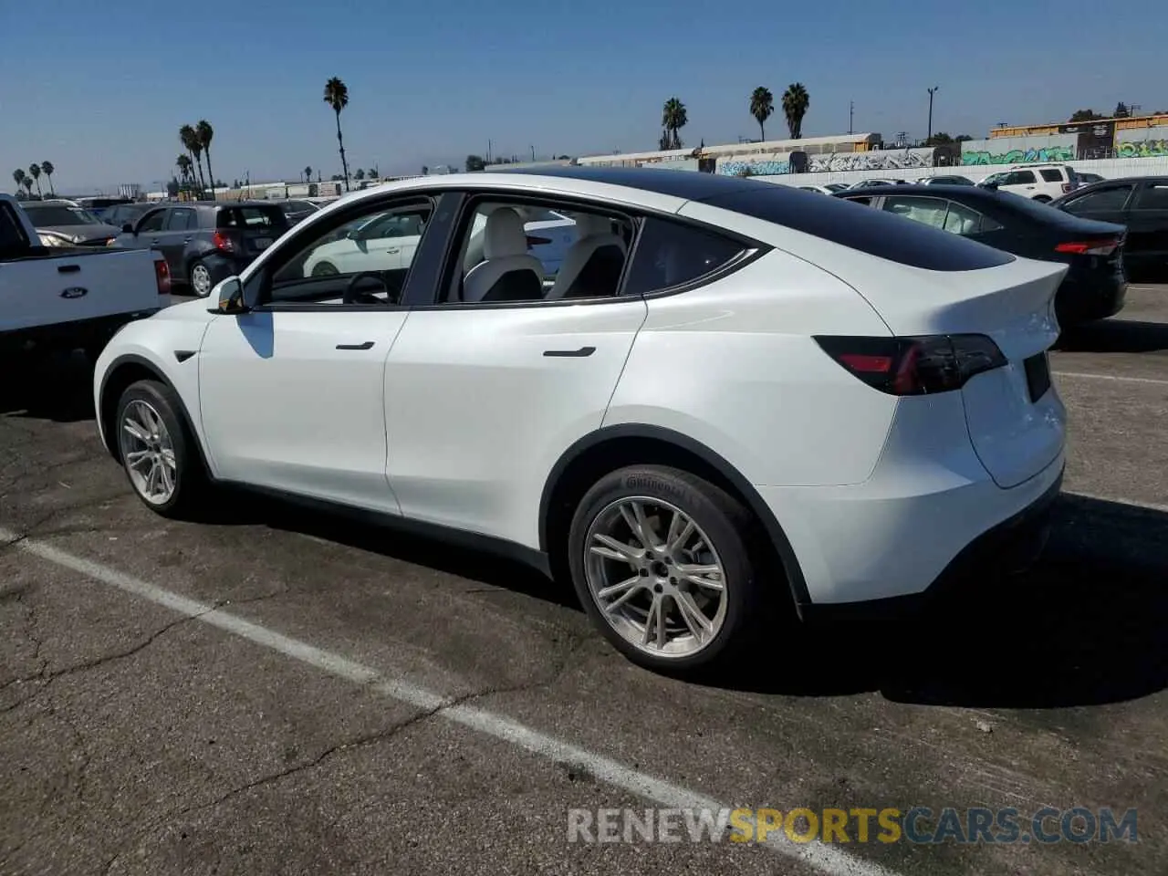 2 Photograph of a damaged car 7SAYGDEE3PF633178 TESLA MODEL Y 2023