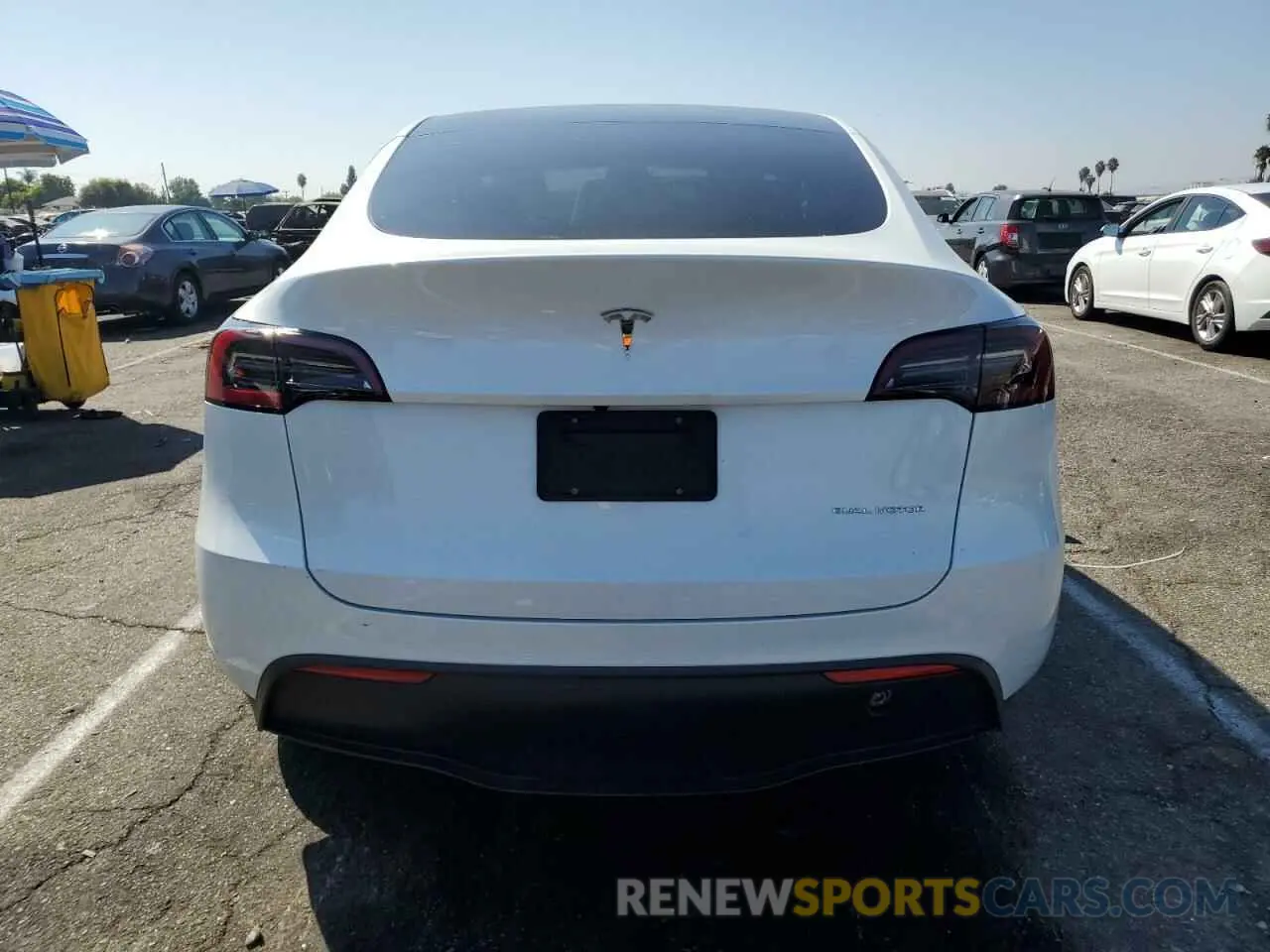 6 Photograph of a damaged car 7SAYGDEE3PF633178 TESLA MODEL Y 2023