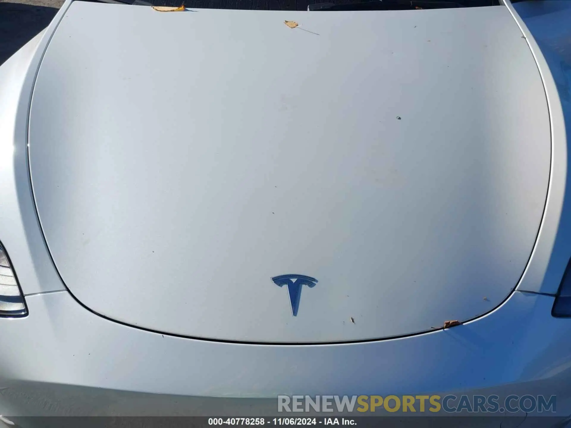 10 Photograph of a damaged car 7SAYGDEE3PF635688 TESLA MODEL Y 2023