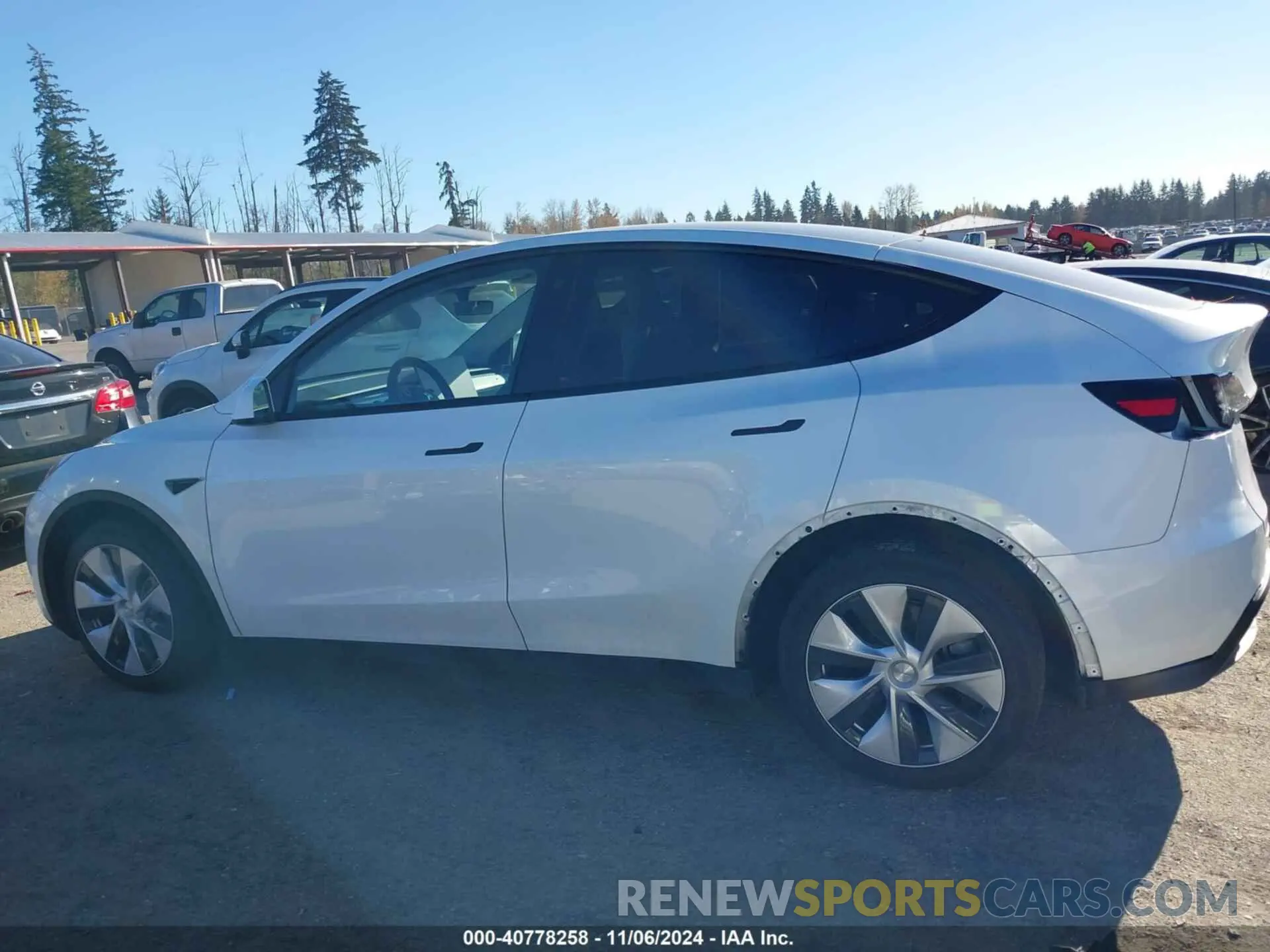 15 Photograph of a damaged car 7SAYGDEE3PF635688 TESLA MODEL Y 2023