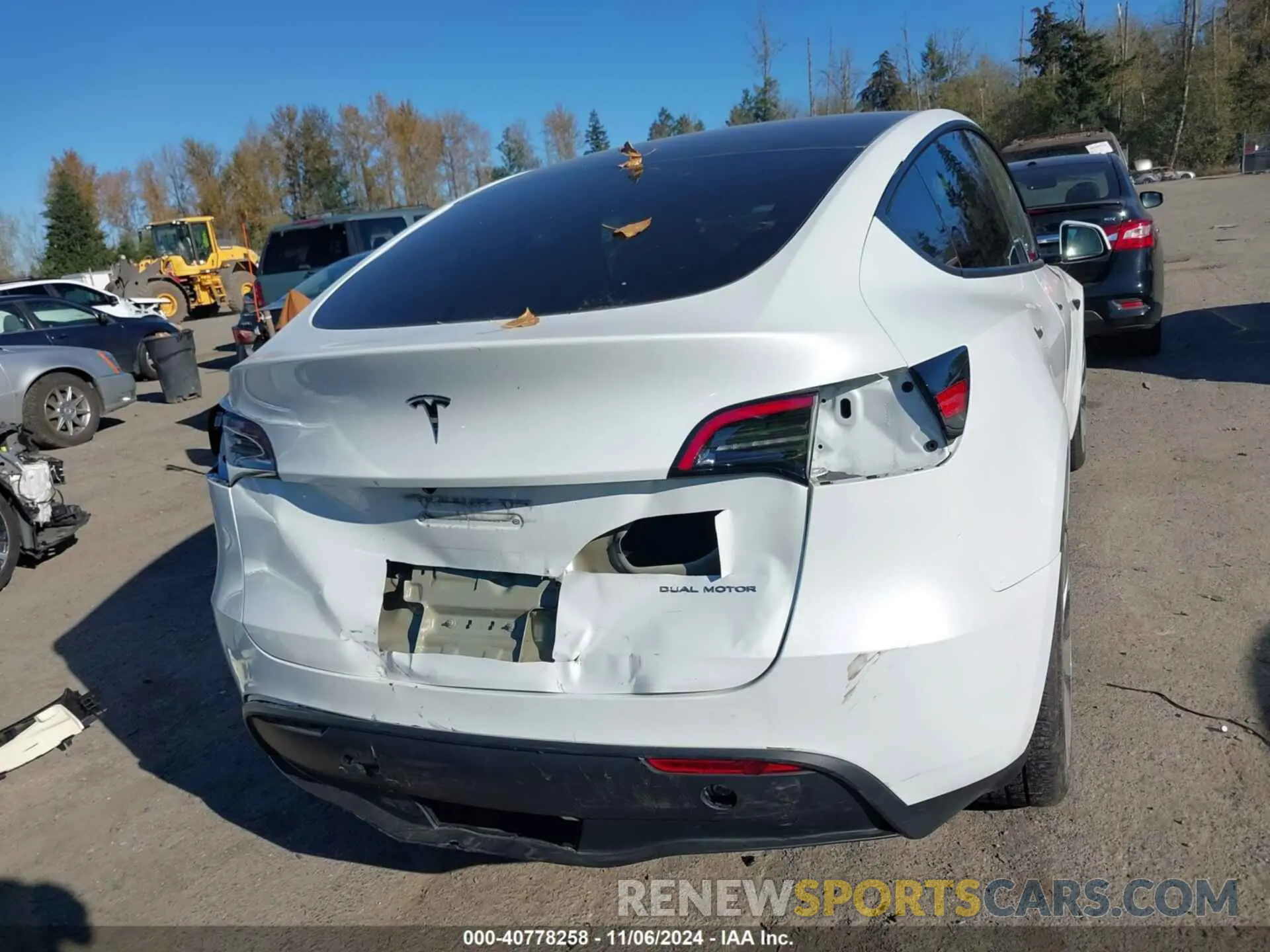 17 Photograph of a damaged car 7SAYGDEE3PF635688 TESLA MODEL Y 2023