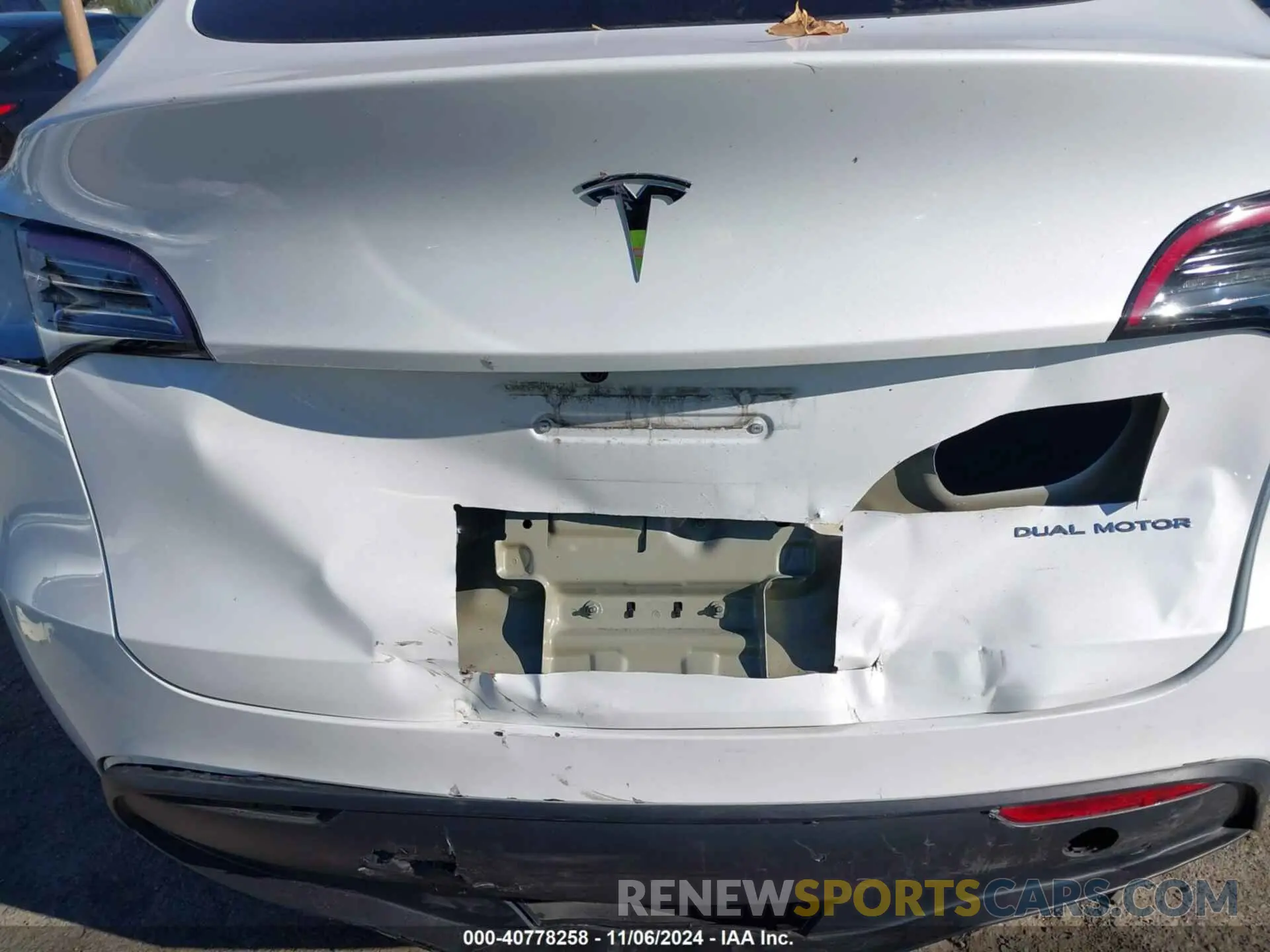 6 Photograph of a damaged car 7SAYGDEE3PF635688 TESLA MODEL Y 2023