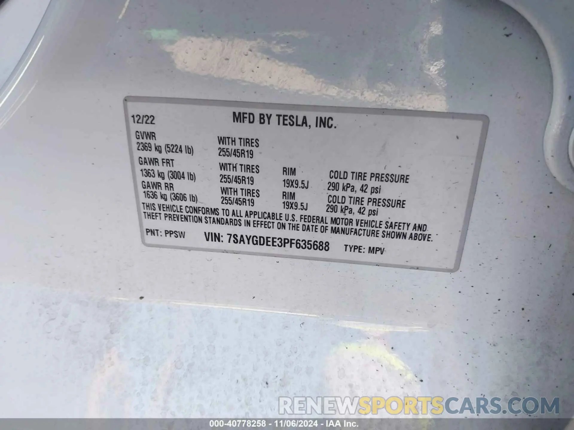 9 Photograph of a damaged car 7SAYGDEE3PF635688 TESLA MODEL Y 2023