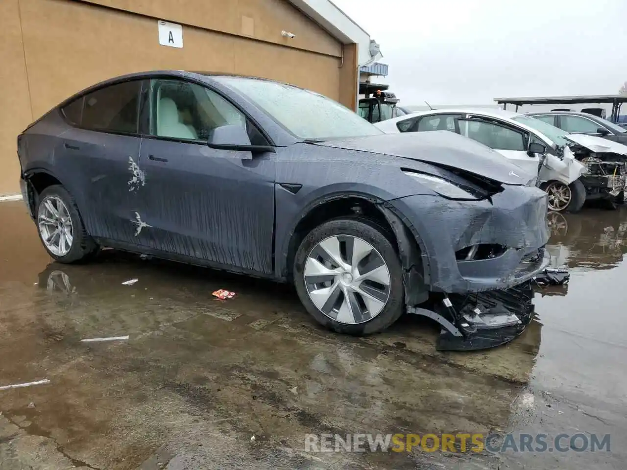 4 Photograph of a damaged car 7SAYGDEE3PF738531 TESLA MODEL Y 2023