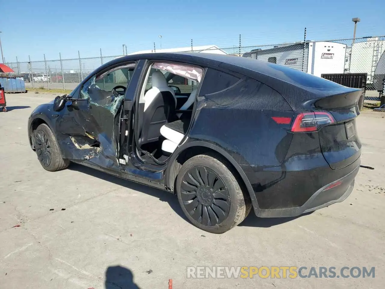 2 Photograph of a damaged car 7SAYGDEE3PF740778 TESLA MODEL Y 2023