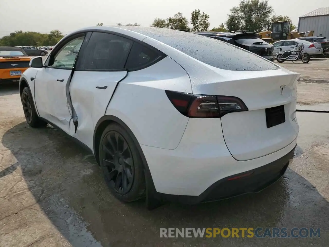 2 Photograph of a damaged car 7SAYGDEE3PF746743 TESLA MODEL Y 2023