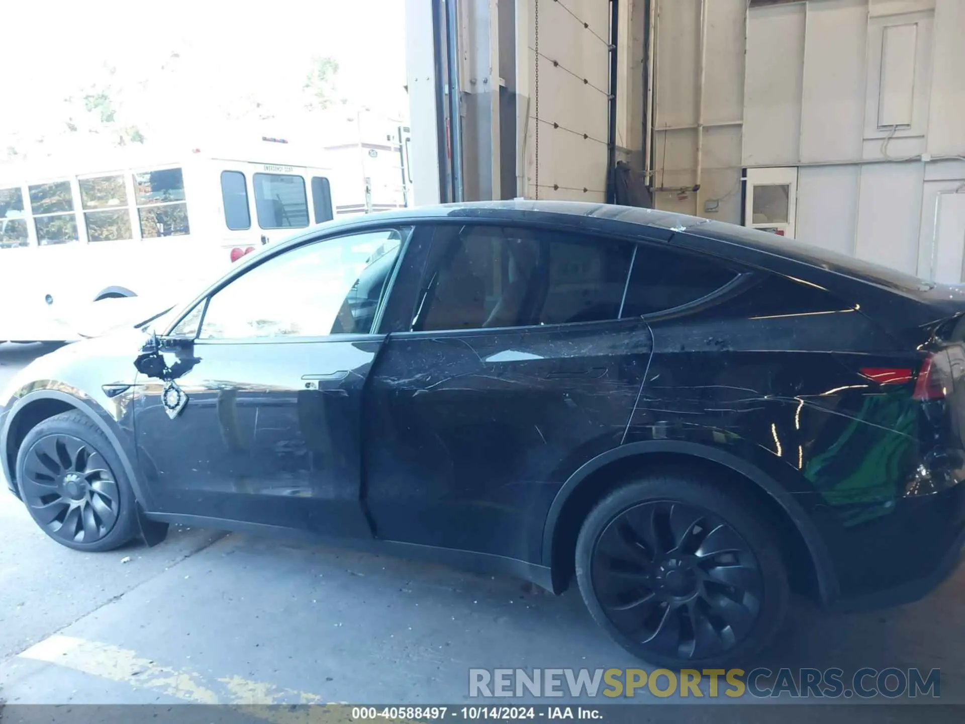 14 Photograph of a damaged car 7SAYGDEE3PF751442 TESLA MODEL Y 2023