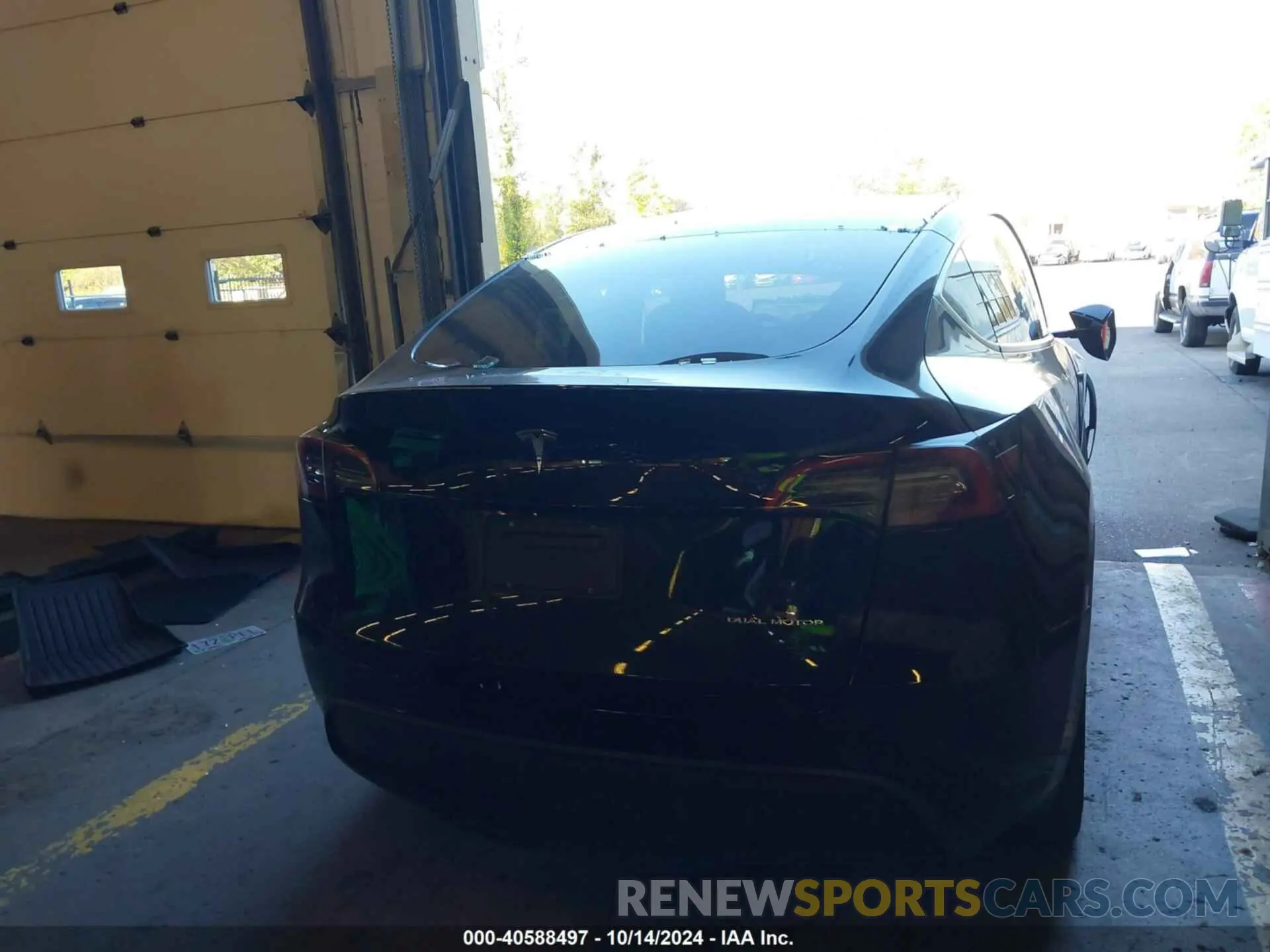 16 Photograph of a damaged car 7SAYGDEE3PF751442 TESLA MODEL Y 2023