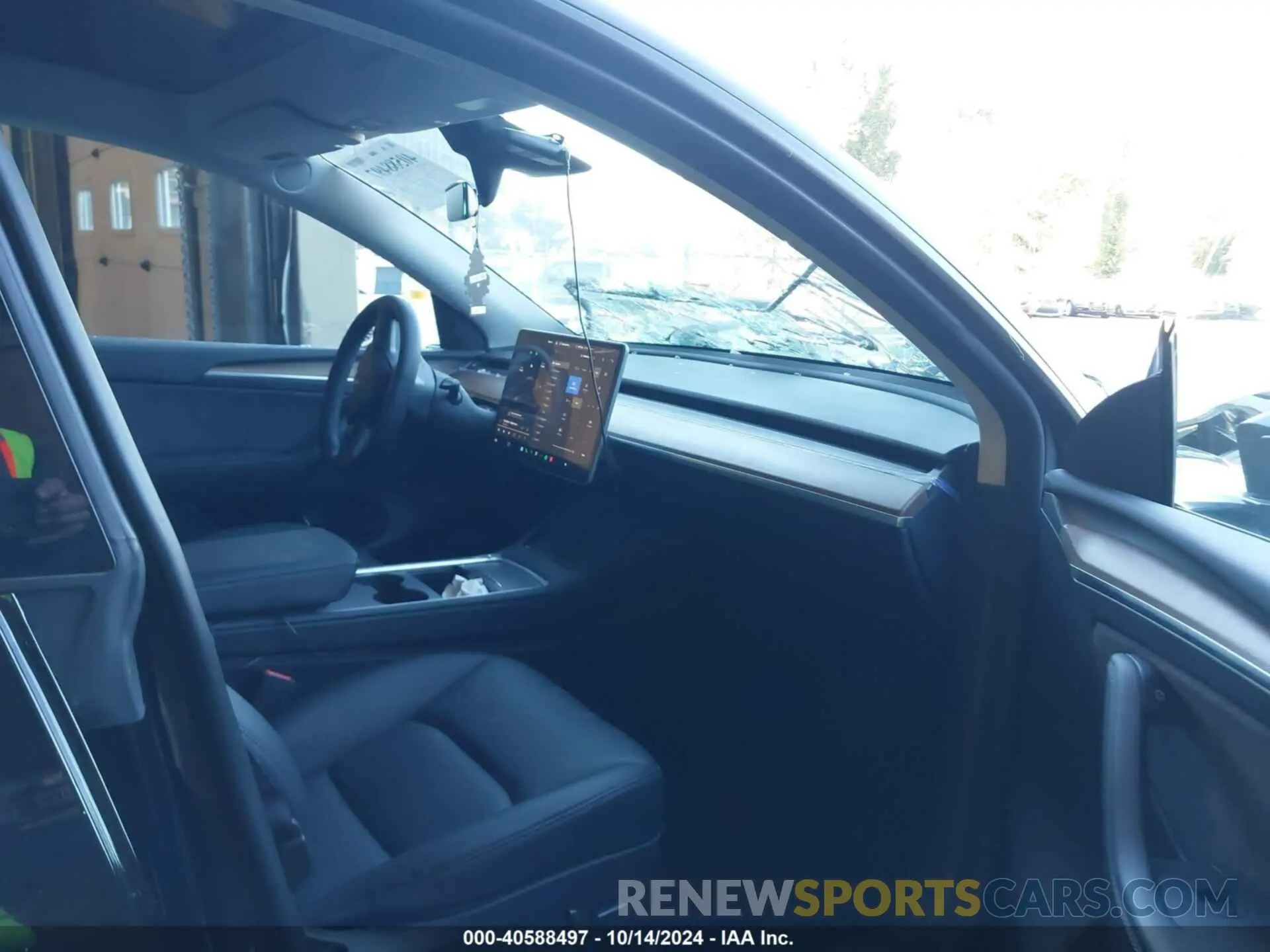 5 Photograph of a damaged car 7SAYGDEE3PF751442 TESLA MODEL Y 2023