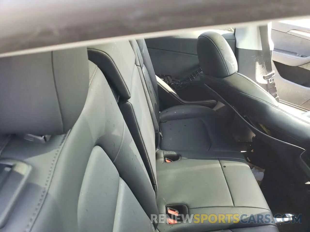 10 Photograph of a damaged car 7SAYGDEE3PF769763 TESLA MODEL Y 2023