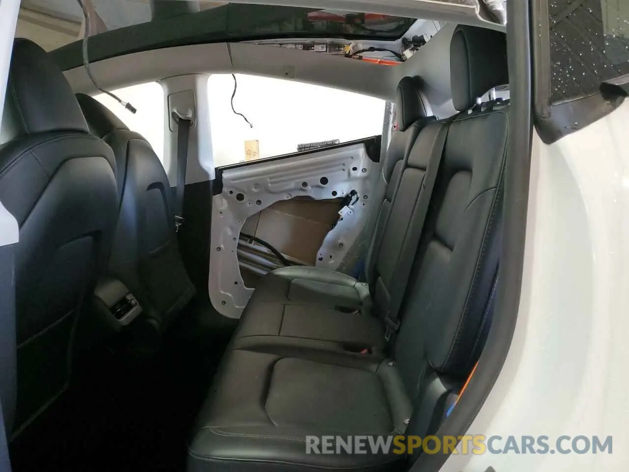 10 Photograph of a damaged car 7SAYGDEE3PF799376 TESLA MODEL Y 2023