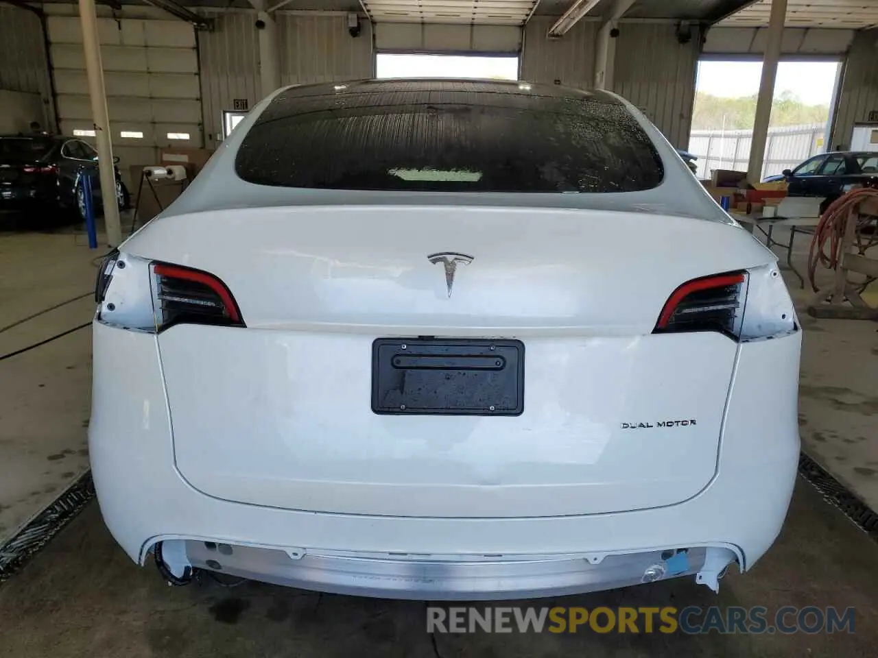 6 Photograph of a damaged car 7SAYGDEE3PF799376 TESLA MODEL Y 2023